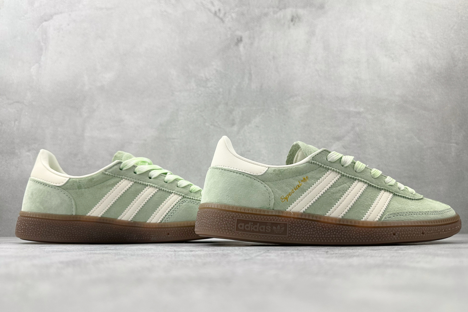 XC adidas originals HANDBALL SPEZIAL 绿白货号：KI5932尺码：3