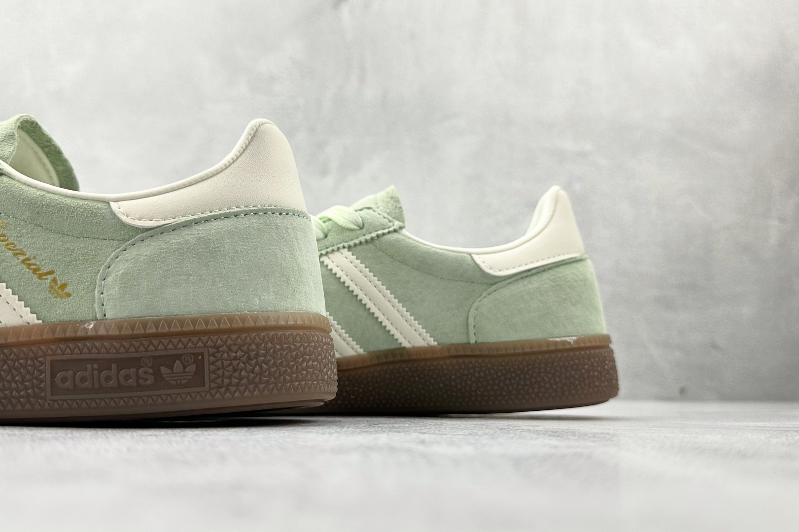 XC adidas originals HANDBALL SPEZIAL 绿白货号：KI5932尺码：3