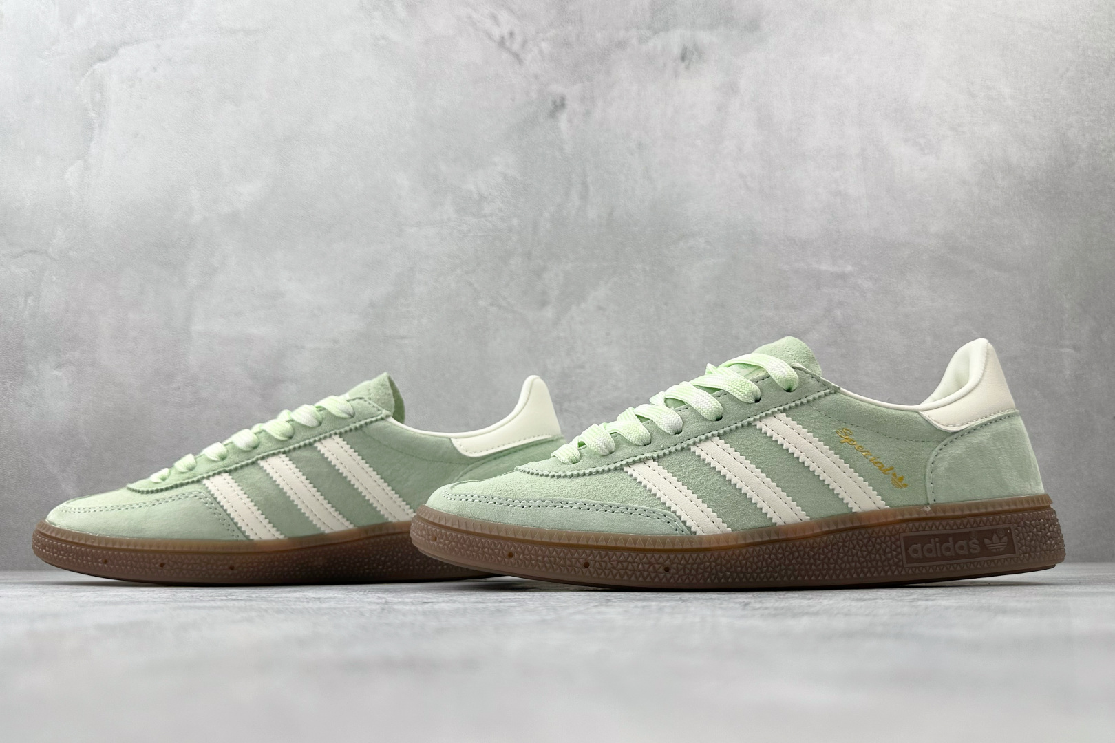 XC adidas originals HANDBALL SPEZIAL 绿白货号：KI5932尺码：3