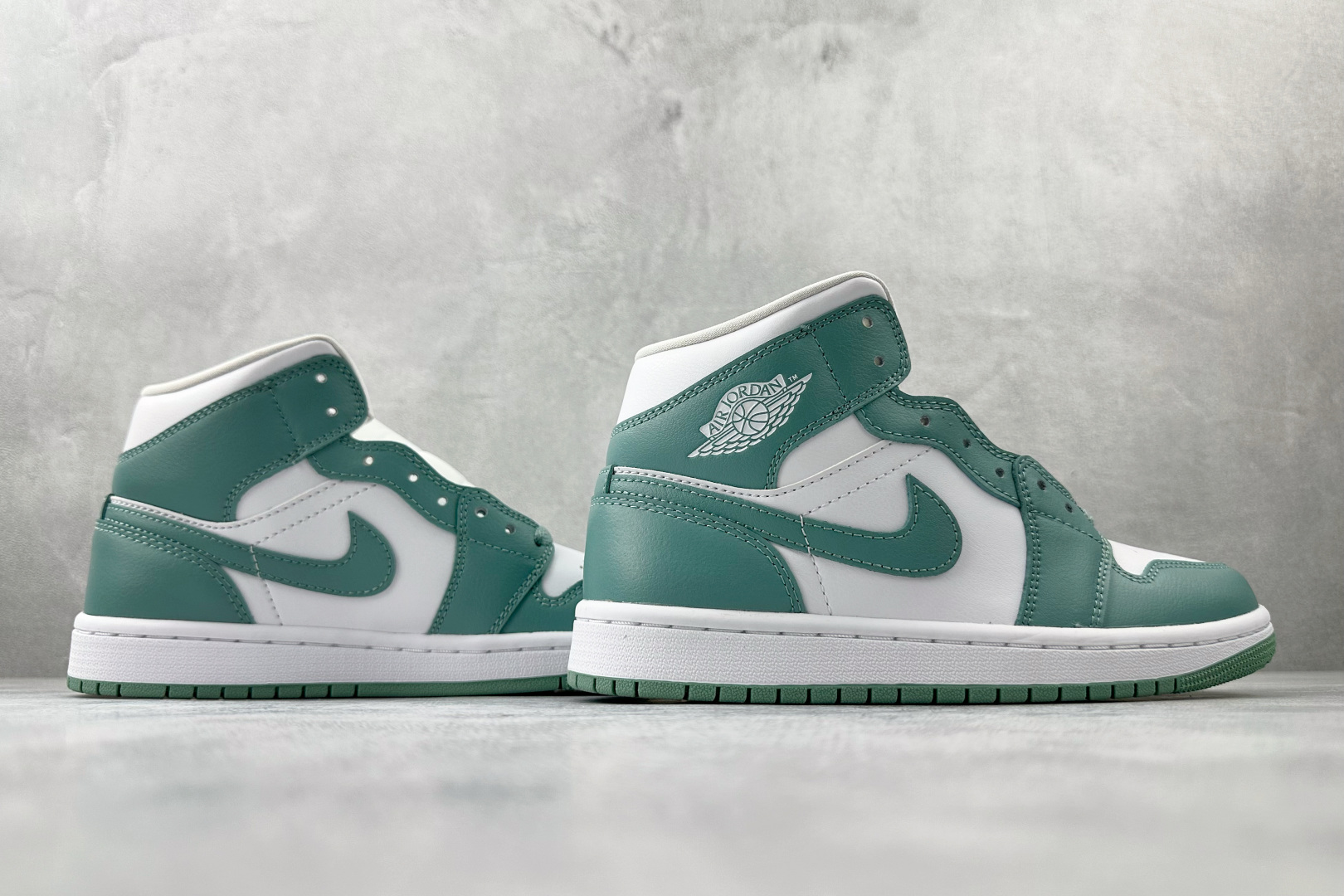 DT 公司级 Jordan Air Jordan 1 白绿色货号：BQ6472-138尺码：35.5 3