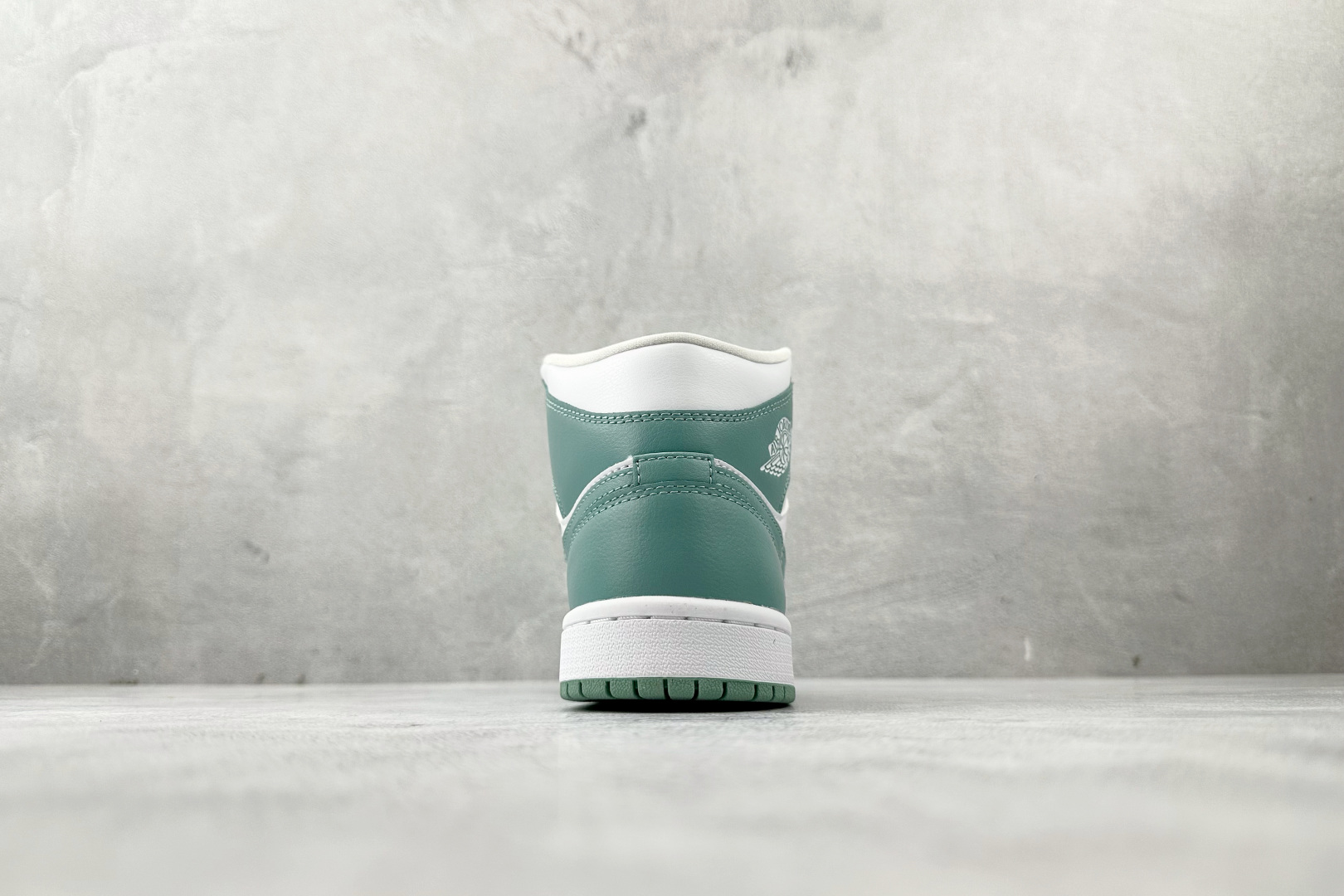 DT 公司级 Jordan Air Jordan 1 白绿色货号：BQ6472-138尺码：35.5 3