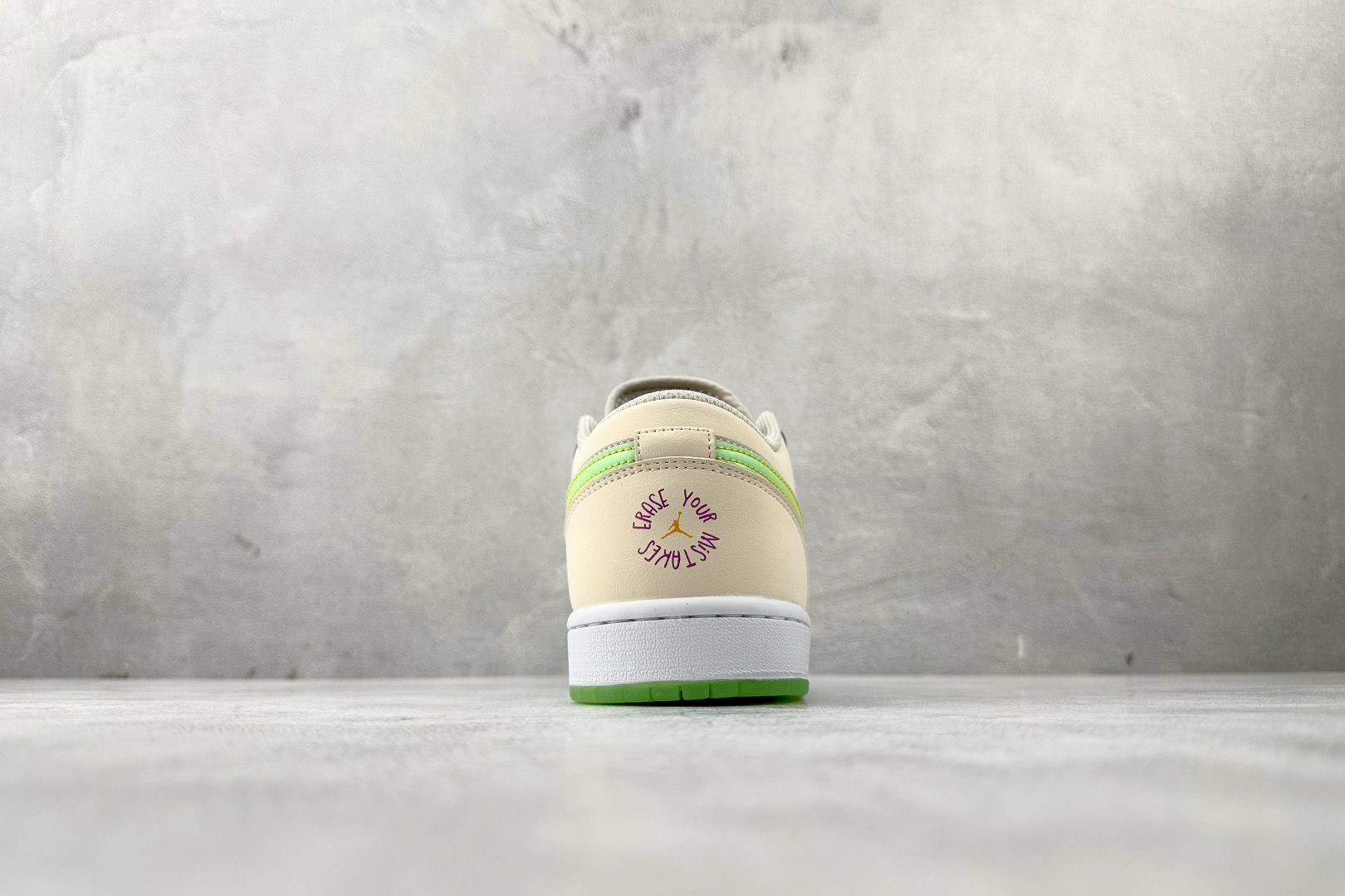 200 综合版 Jordan Air Jordan 1 灰粉色 HQ2030-001