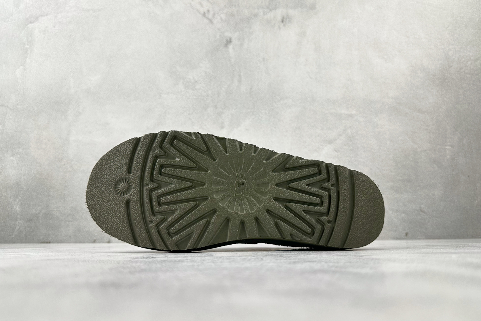 280 PALACE × UGG Tasman 绿色 1157290-BTOL