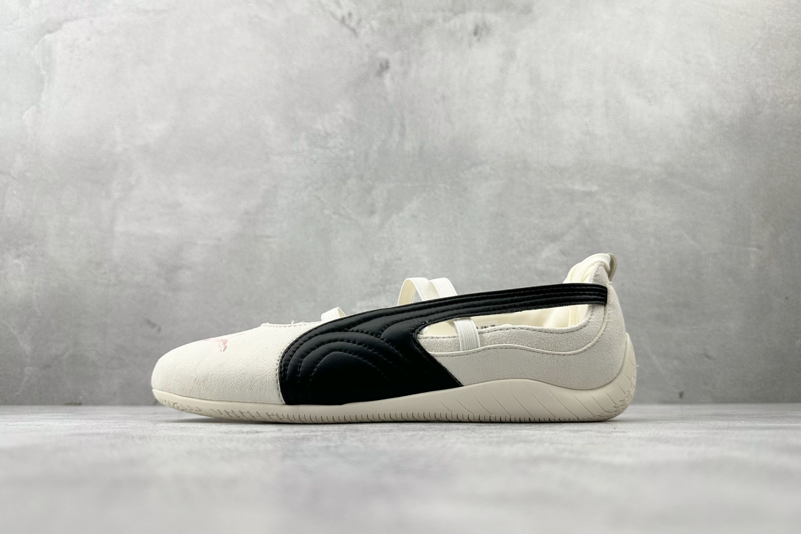 ZX 神版 ROSE x PUMA彪马 speedcat 黑白货号：-01尺码：36 36.5 37 3