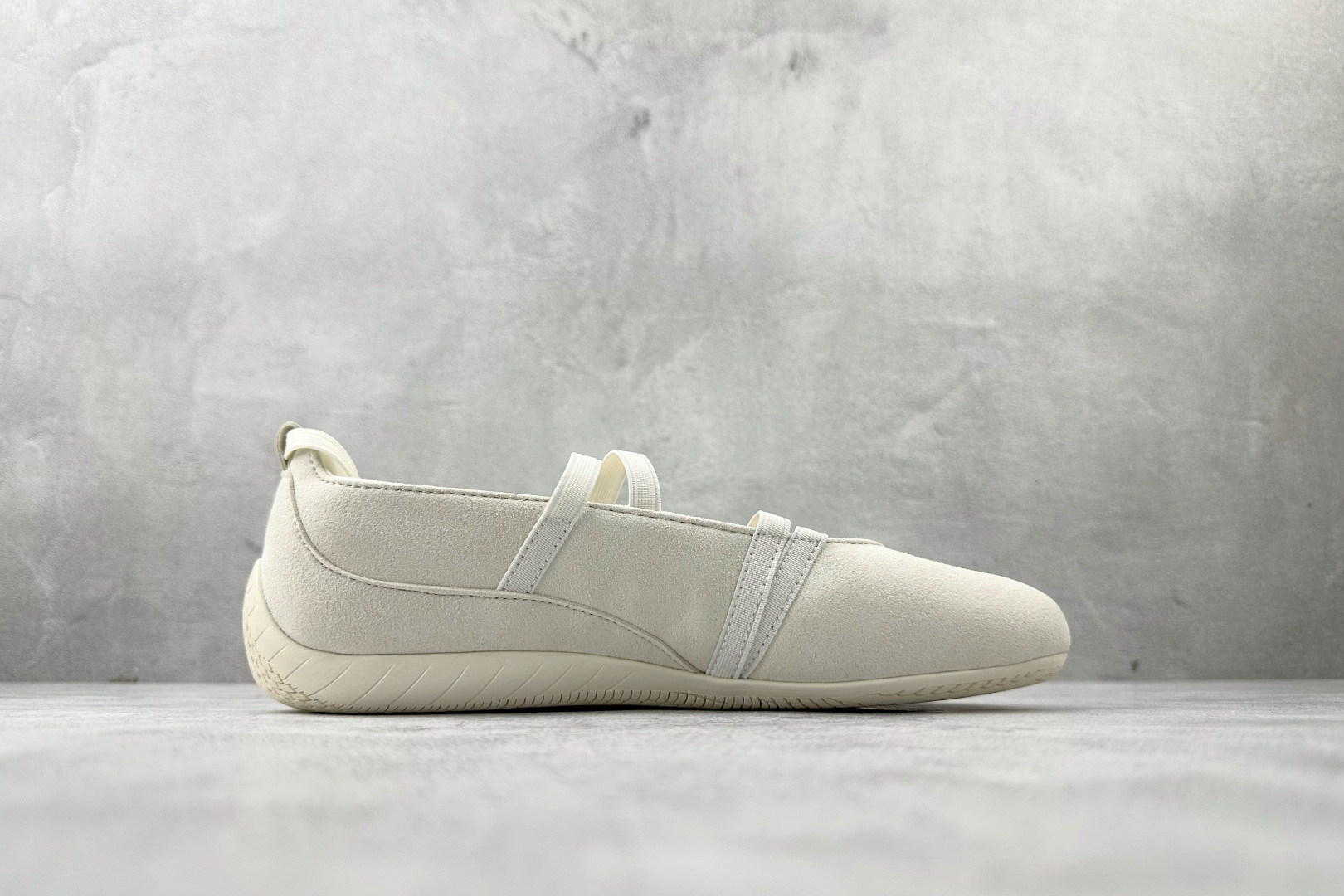 ZX 神版 ROSE x PUMA彪马 speedcat 黑白货号：-01尺码：36 36.5 37 3
