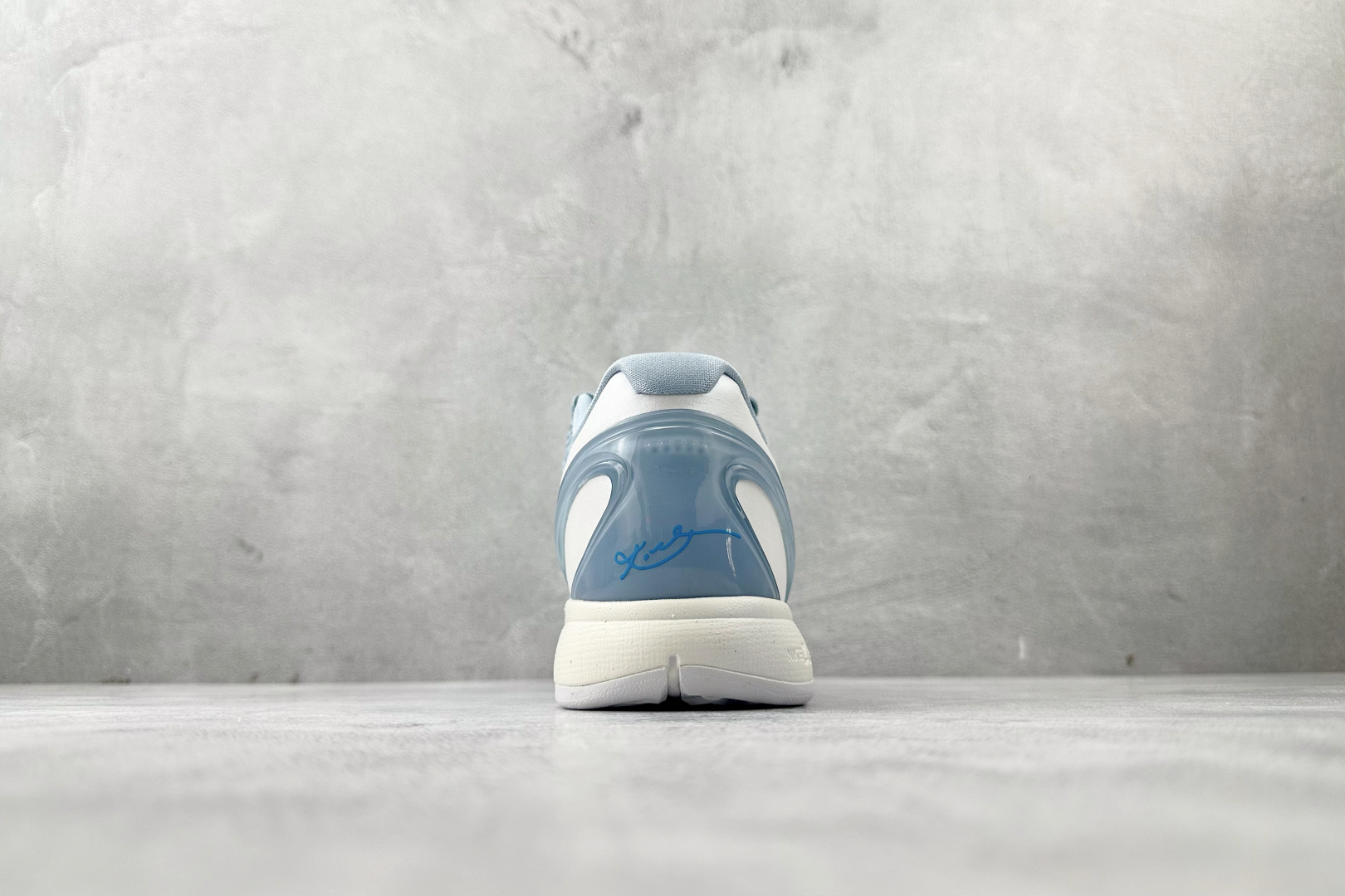 纯原生产线 Caitlin Clark × Nike Zoom Kobe 6 Protro PE 蓝色 IO3672-400