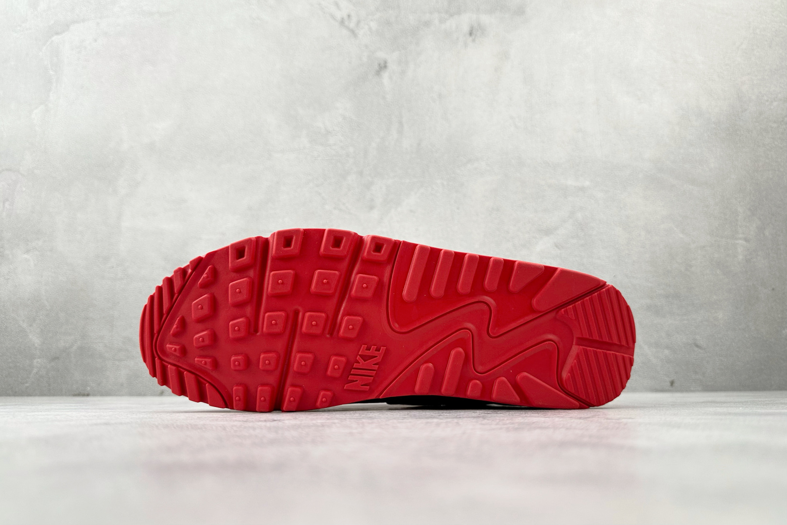 Max 原版开发 Nike Air Max 90 红色货号：CZ7918-600尺码：39 40 40.