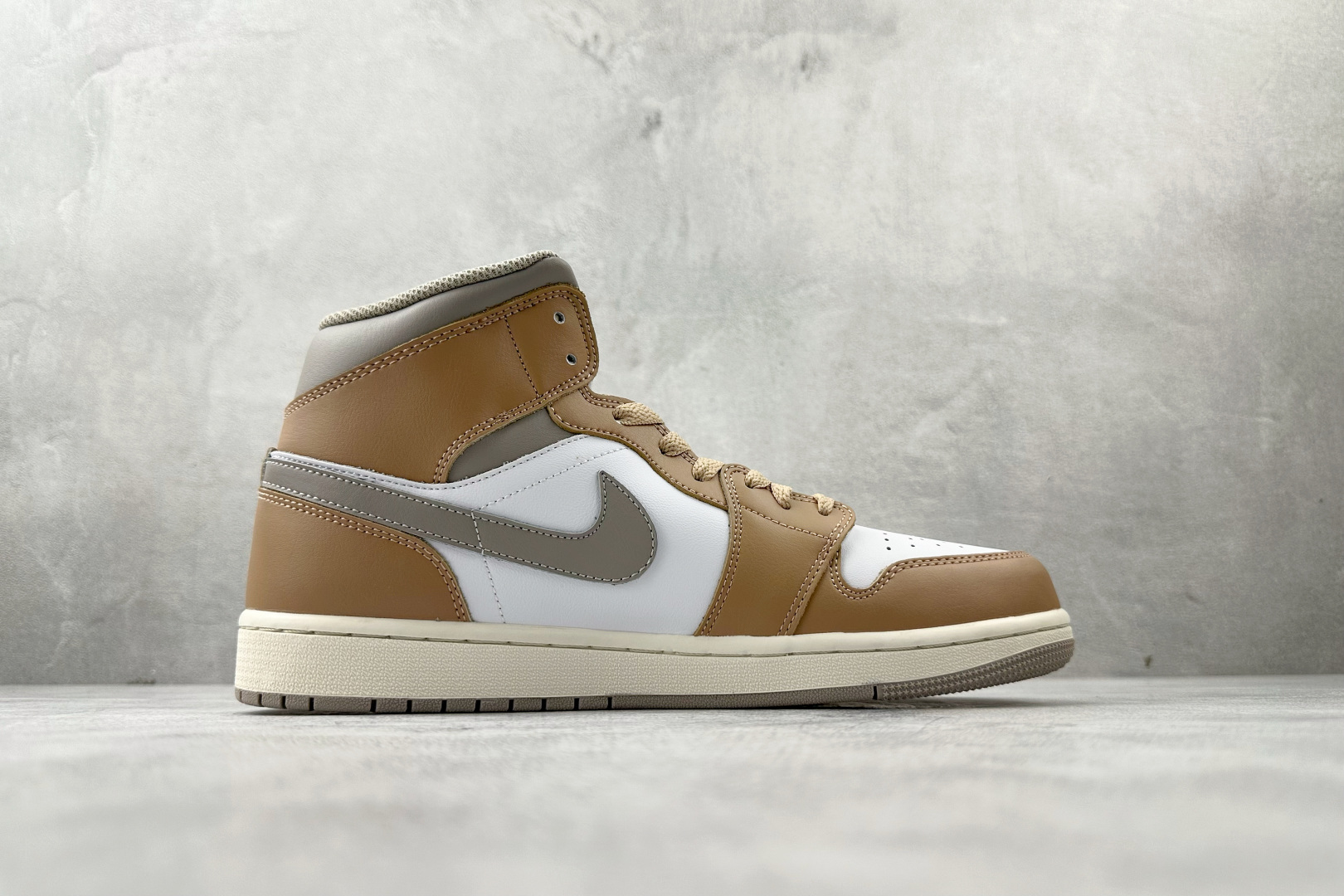 200 综合版 Jordan Air Jordan 1 白橙 DQ8426-200