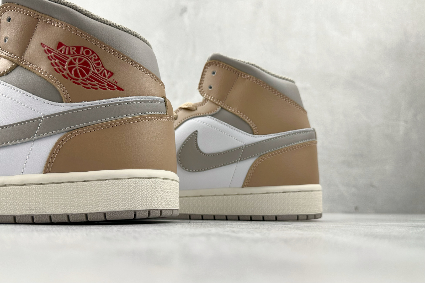 200 综合版 Jordan Air Jordan 1 白橙 DQ8426-200