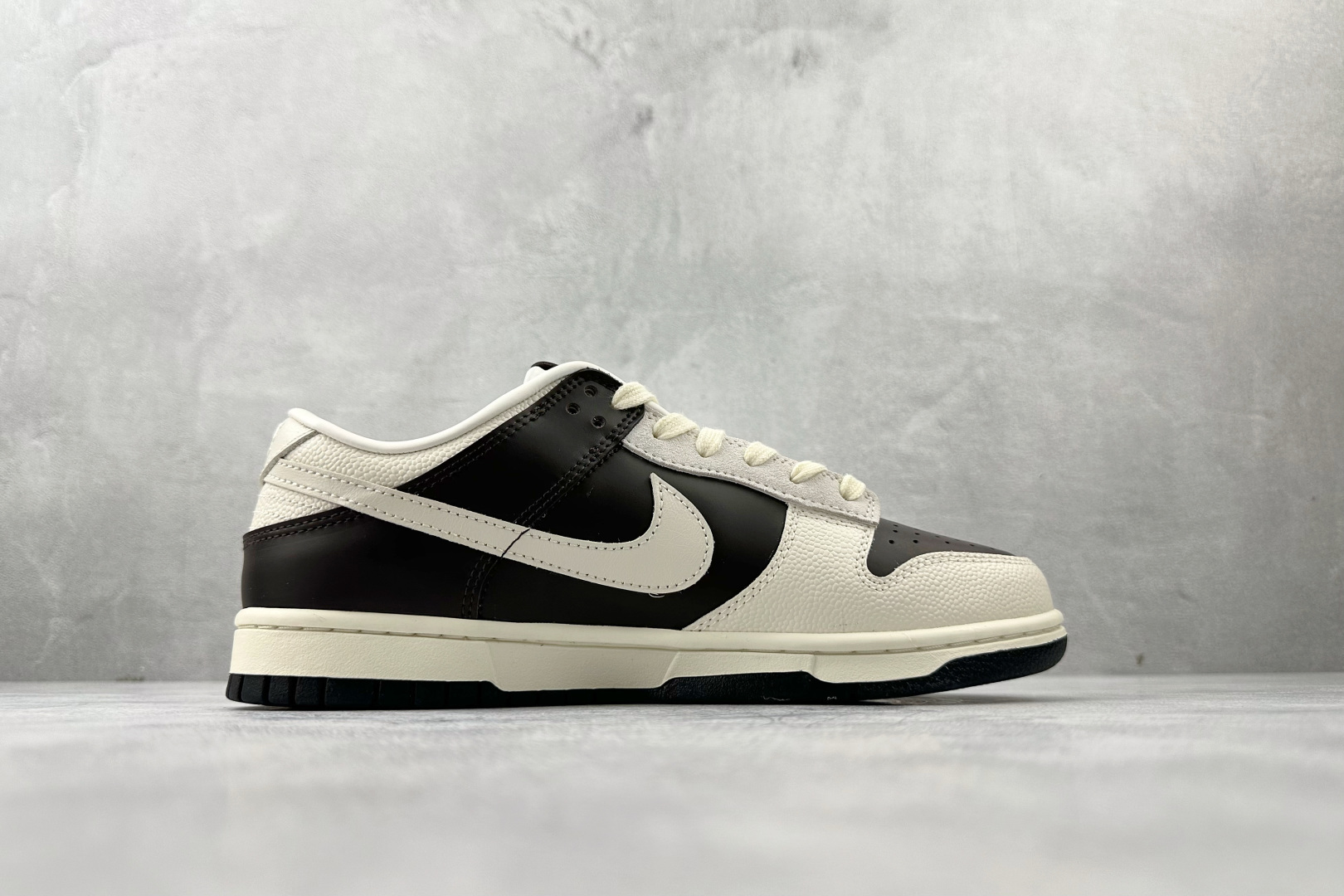 220 Nike Dunk Low 棕白 IH7333-200