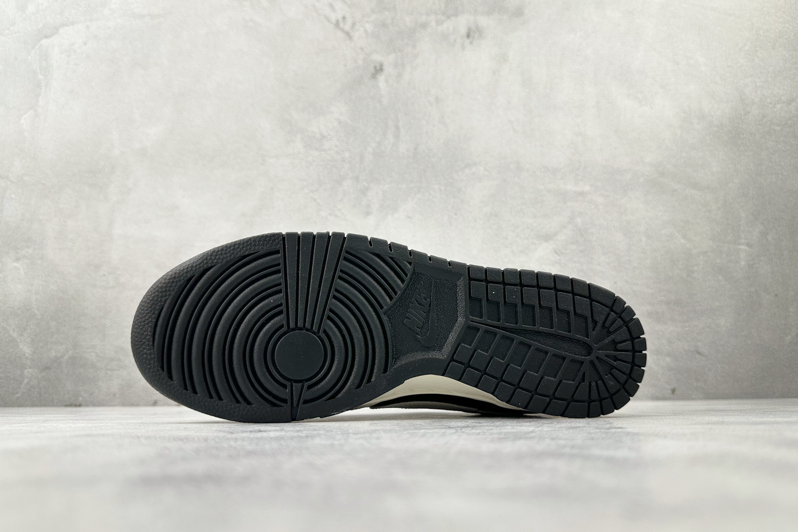 220 Nike Dunk Low 棕白 IH7333-200