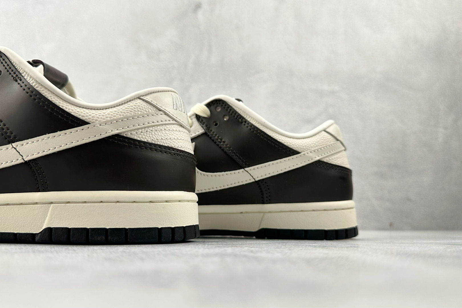 220 Nike Dunk Low 棕白 IH7333-200