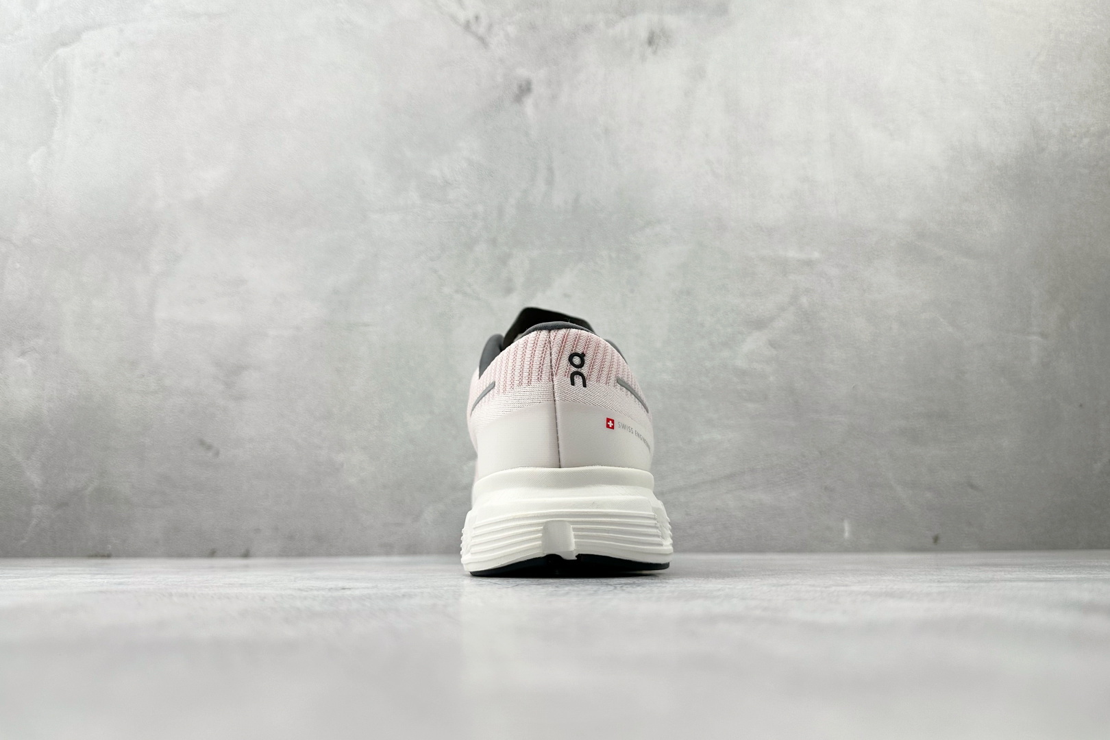 180 On昂跑 Cloud 6 Push 红粉色 3MF1005