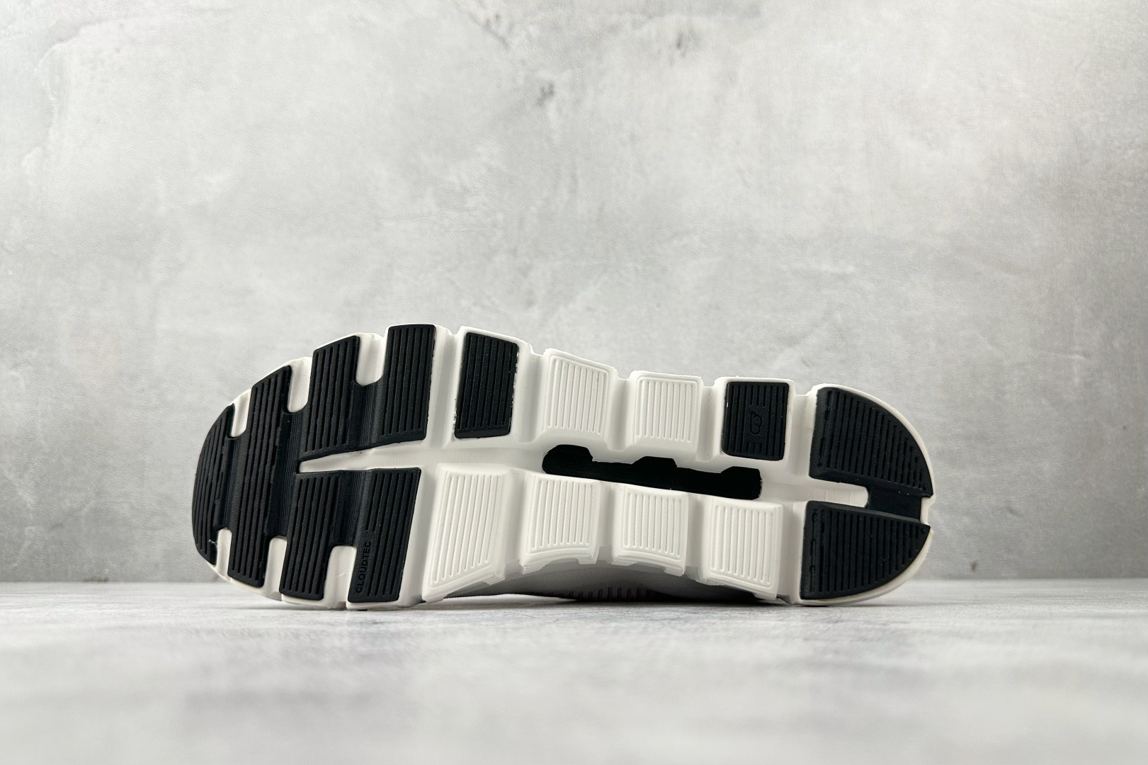 180 On昂跑 Cloud 6 Push 红粉色 3MF1005