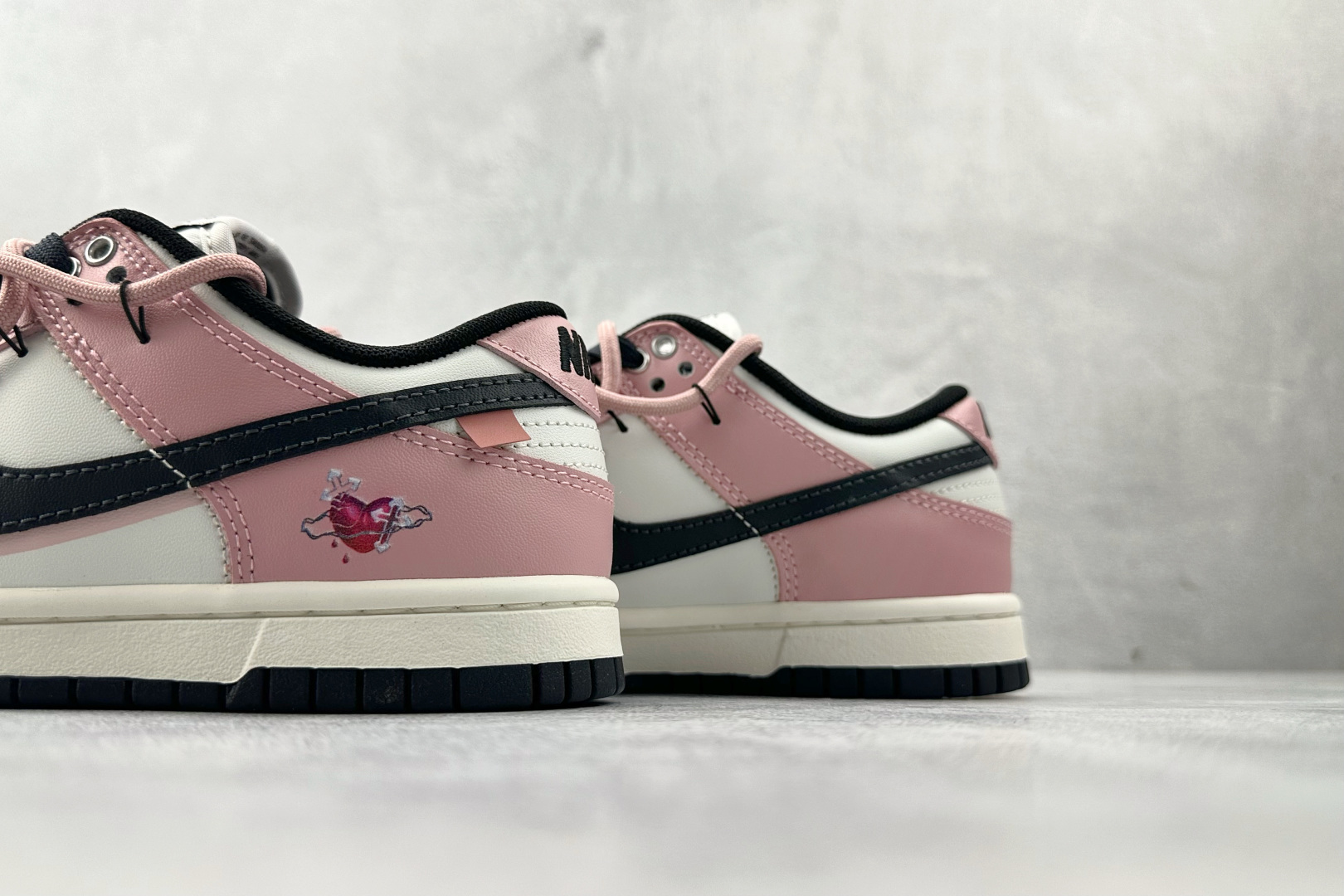 定制球鞋 Nike Dunk 怦然心动 粉白黑 PB0510-055