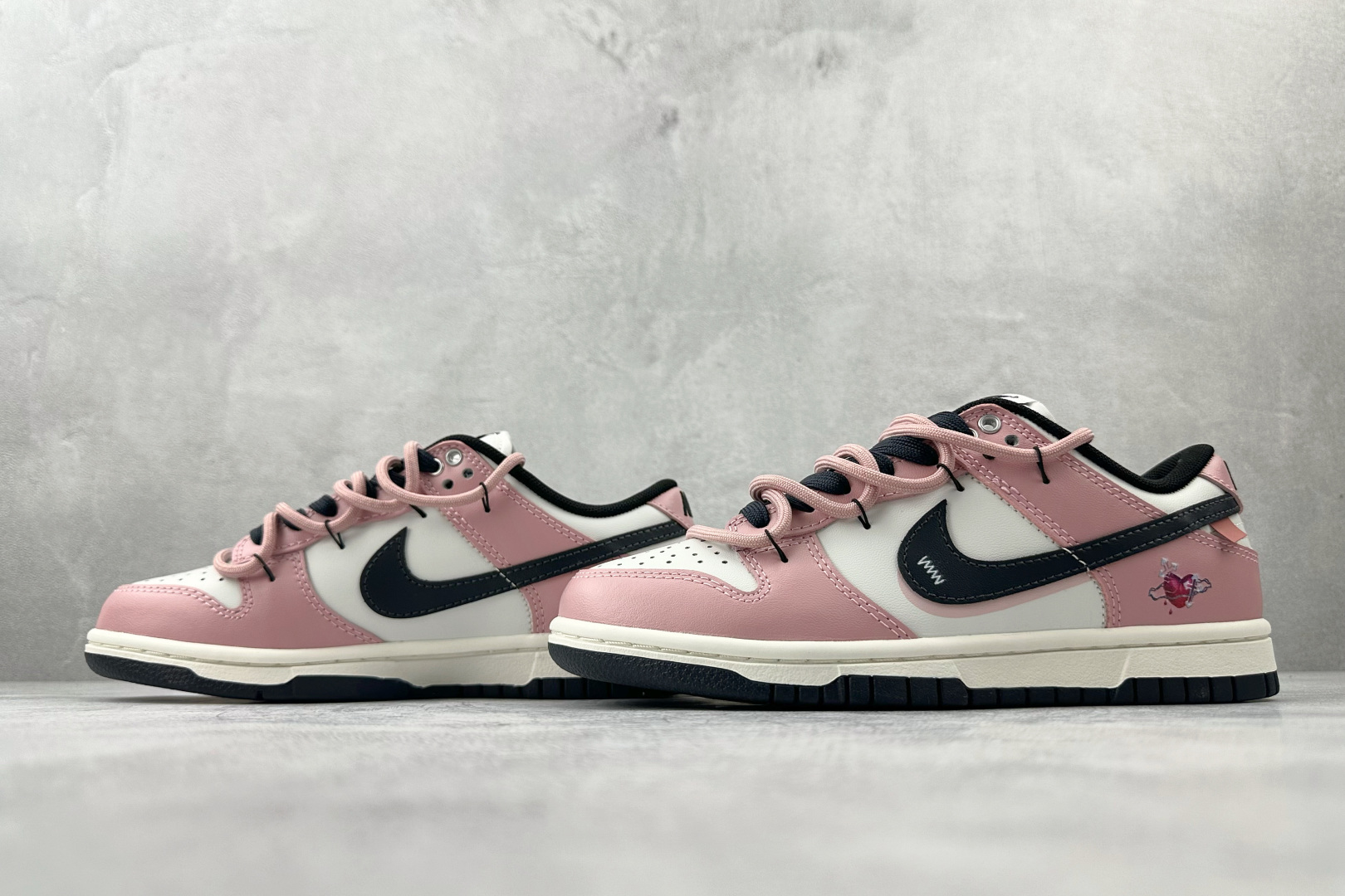 定制球鞋 Nike Dunk 怦然心动 粉白黑 PB0510-055