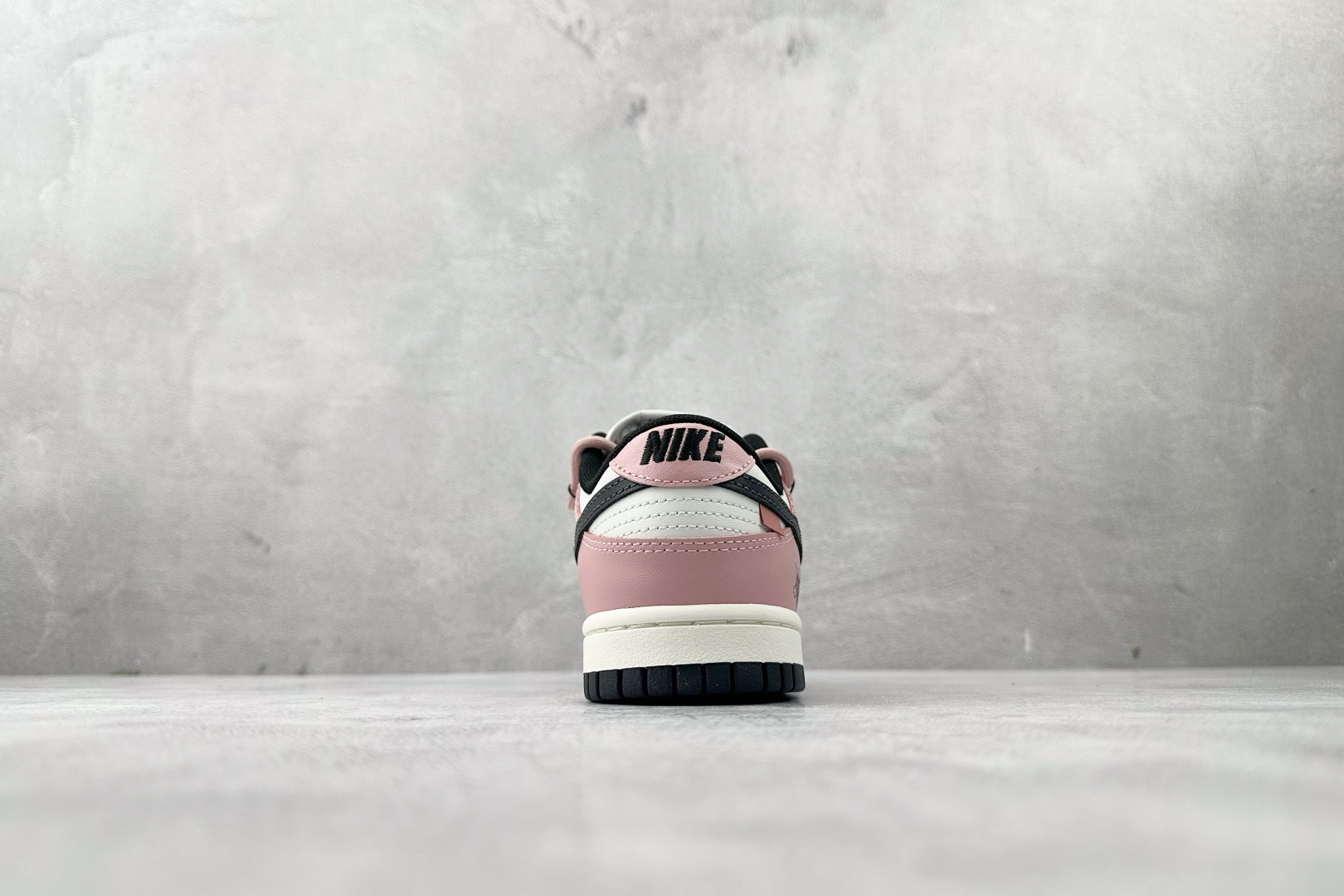 定制球鞋 Nike Dunk 怦然心动 粉白黑 PB0510-055