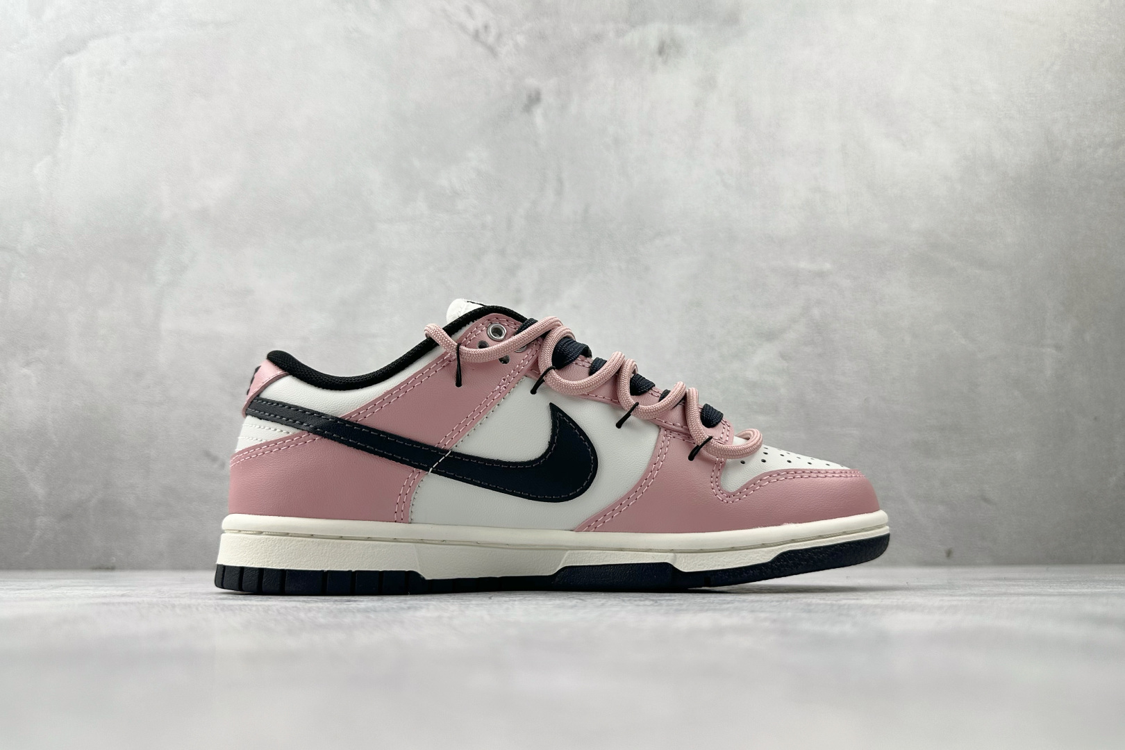 定制球鞋 Nike Dunk 怦然心动 粉白黑 PB0510-055