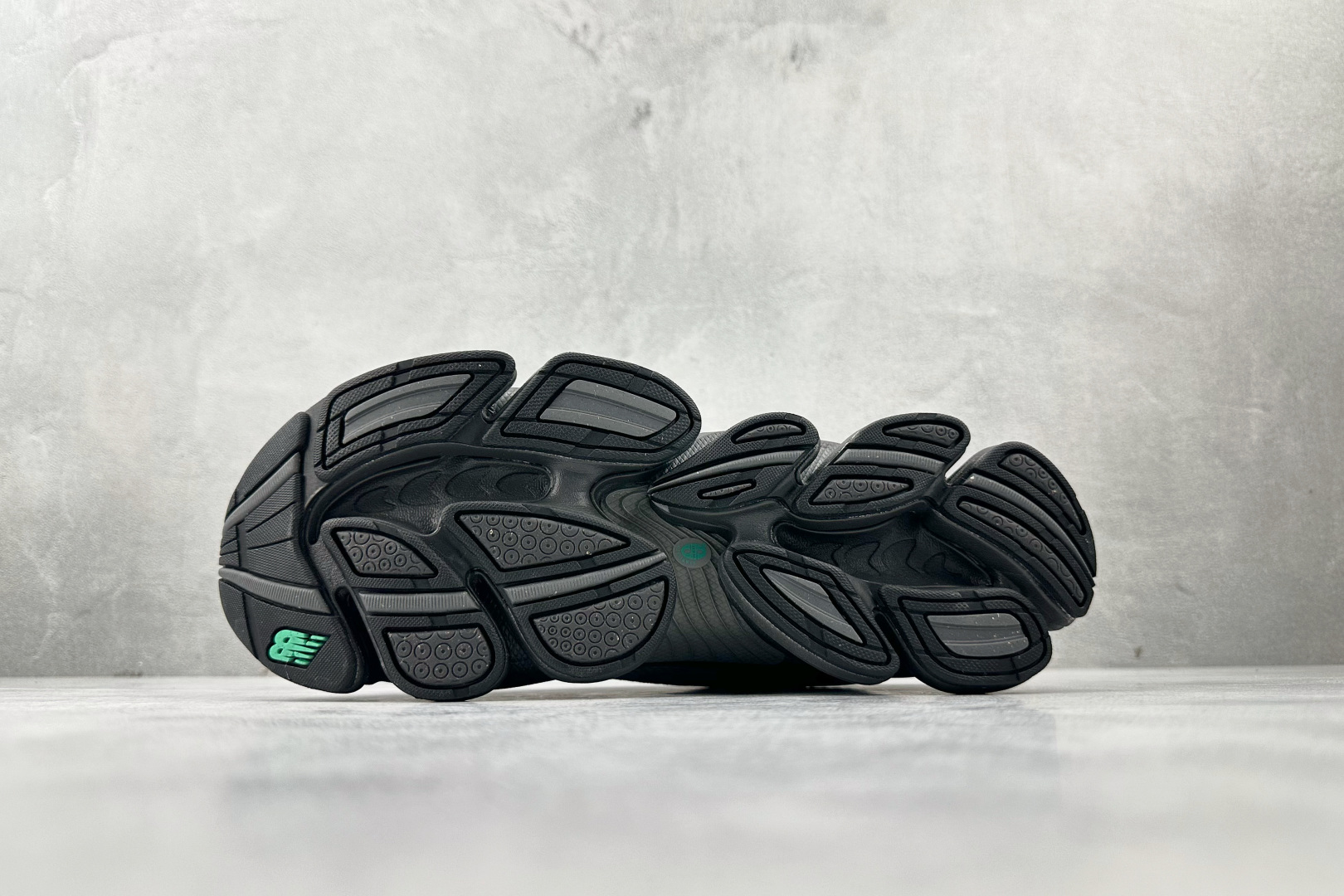 C 版 本地大厂出品 New Balance ABZORB 2000 灰黑货号：U20007PF尺码：3