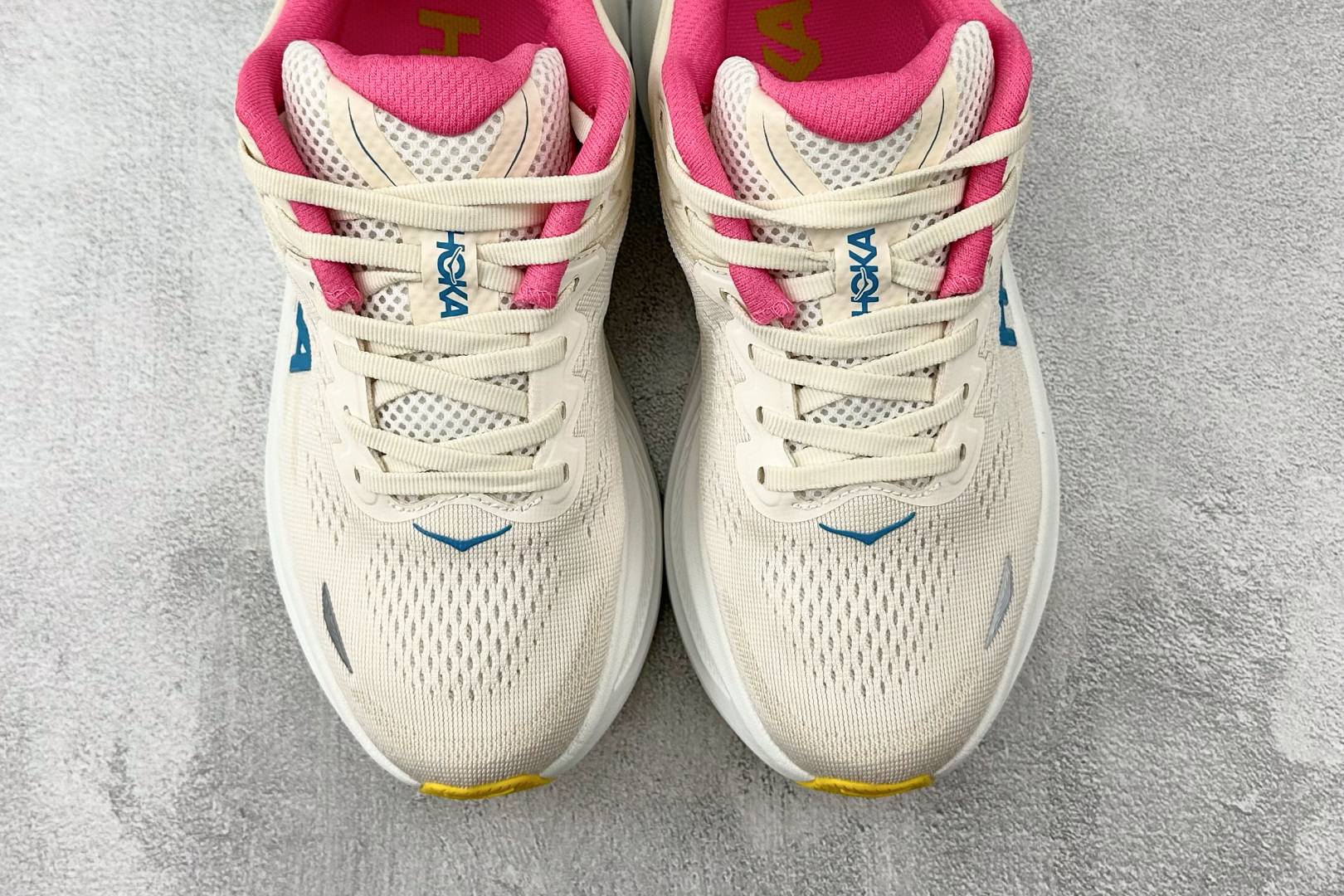 180 平台专供 HOKA ONE ONE Bondi 9 米色 1162012-ALBST-Chinese UA Cheap High Quatity Brand Clothes Bags handbags Sneakers wholesale wholesaler seller from China Factory suppliers Fashion Clothing Shoes best Quality Beautiful Price 180 平台专供 HOKA ONE ONE Bondi 9 米色 1162012-ALBST