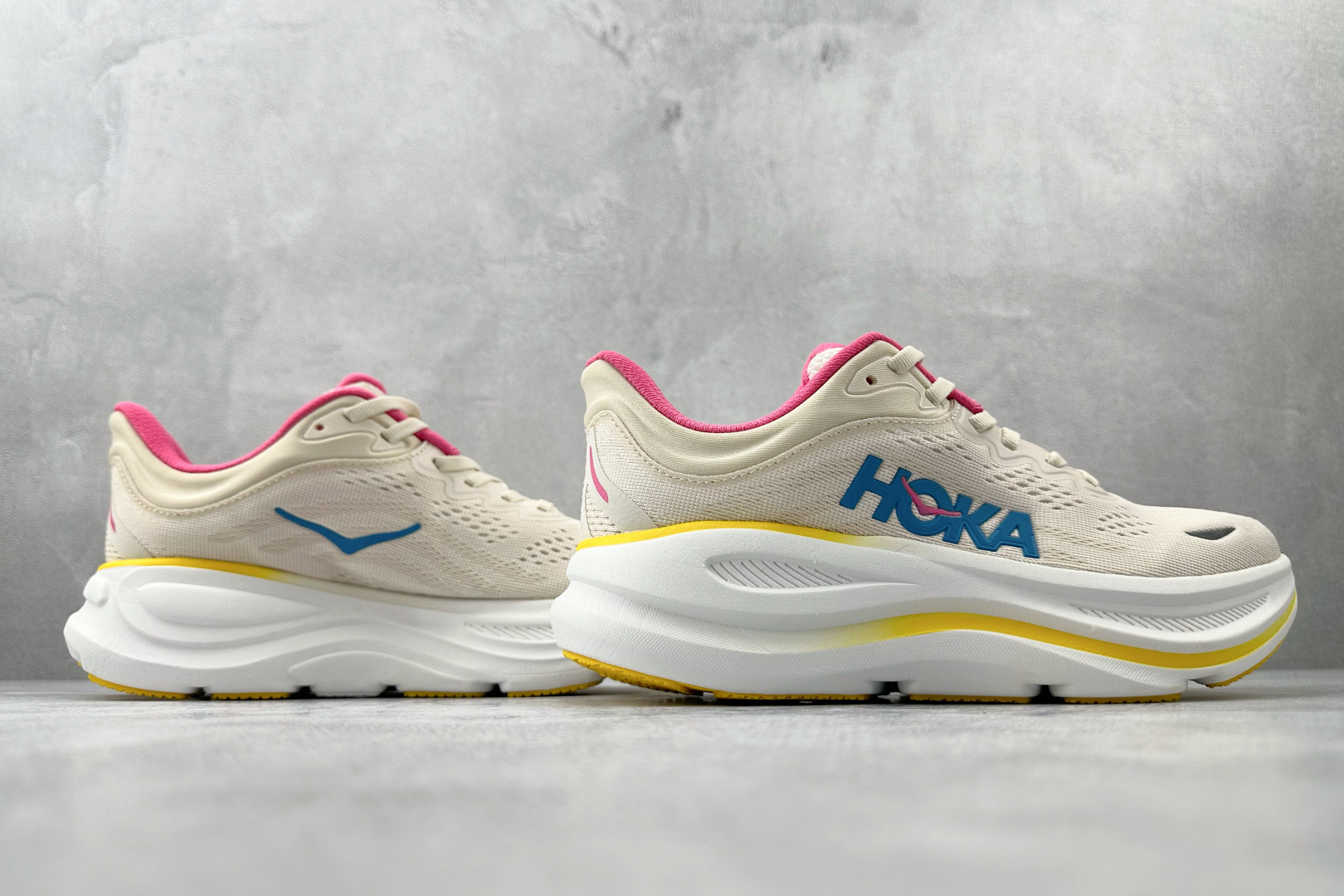 180 平台专供 HOKA ONE ONE Bondi 9 米色 1162012-ALBST-Chinese UA Cheap High Quatity Brand Clothes Bags handbags Sneakers wholesale wholesaler seller from China Factory suppliers Fashion Clothing Shoes best Quality Beautiful Price 180 平台专供 HOKA ONE ONE Bondi 9 米色 1162012-ALBST