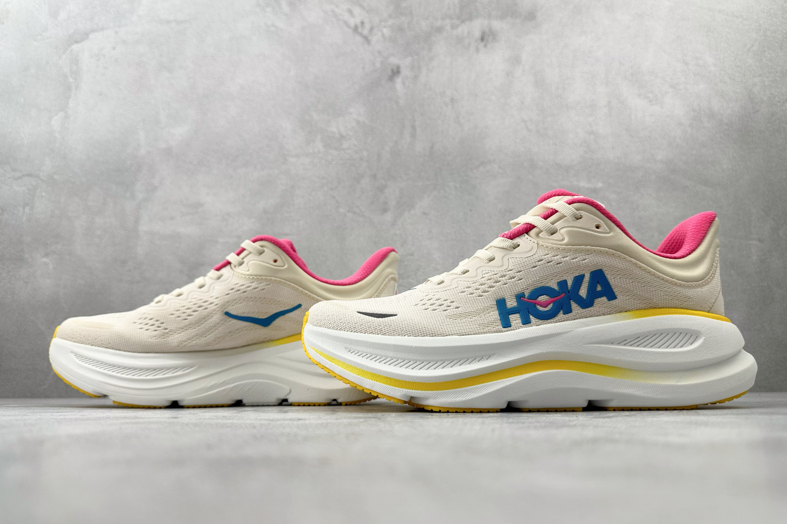 180 平台专供 HOKA ONE ONE Bondi 9 米色 1162012-ALBST-Chinese UA Cheap High Quatity Brand Clothes Bags handbags Sneakers wholesale wholesaler seller from China Factory suppliers Fashion Clothing Shoes best Quality Beautiful Price 180 平台专供 HOKA ONE ONE Bondi 9 米色 1162012-ALBST