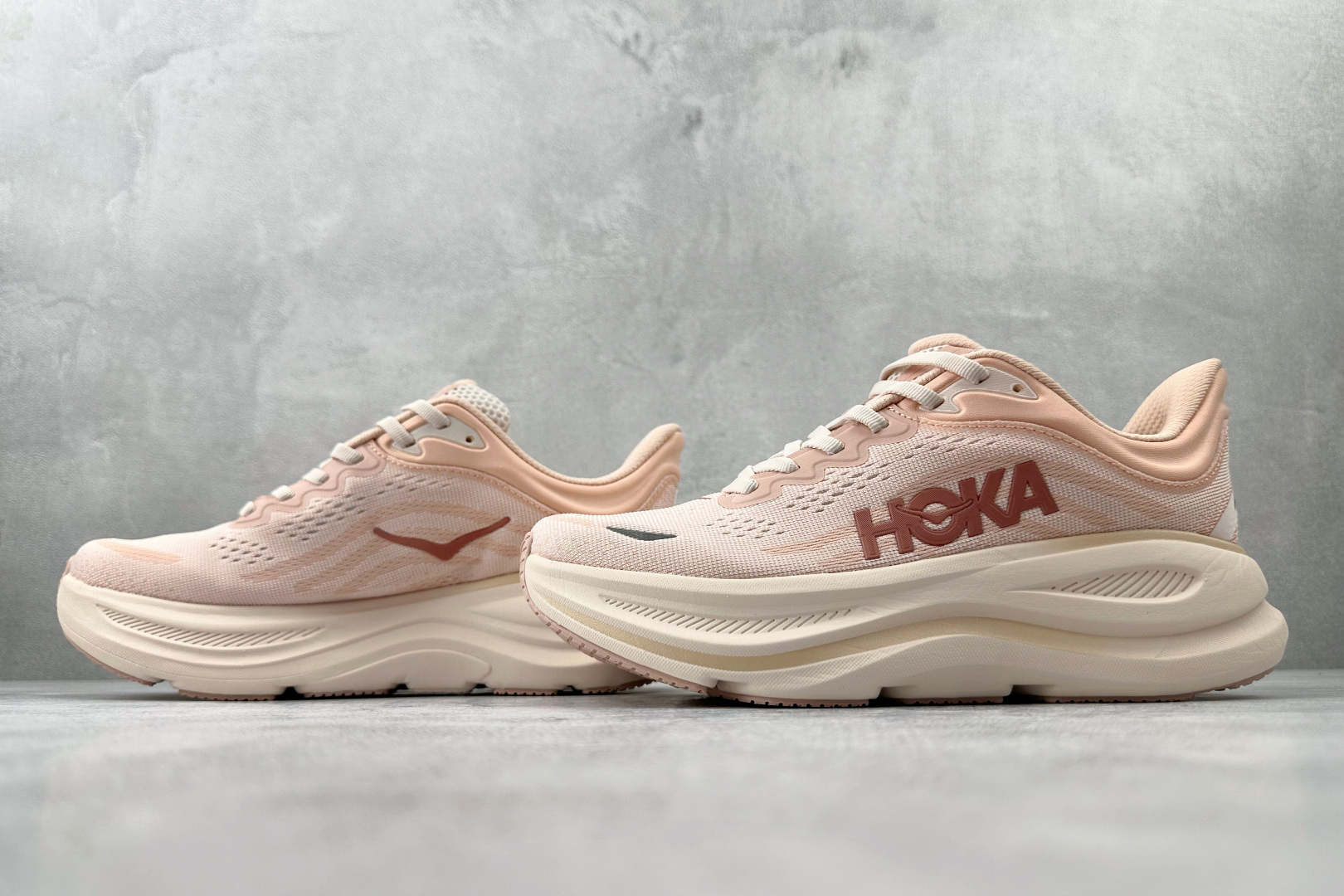 HK 平台专供 HOKA ONE ONE Bondi 9 粉色货号：-RLTT尺码：36 36.5 37