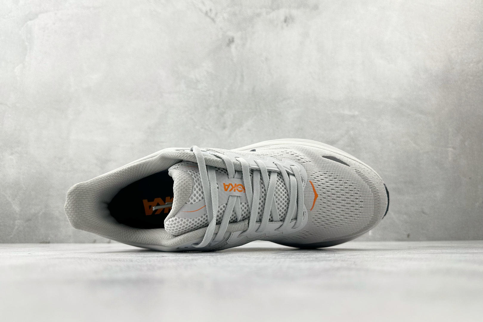 180 平台专供 HOKA ONE ONE Bondi 9 灰色 1162011-SSTC