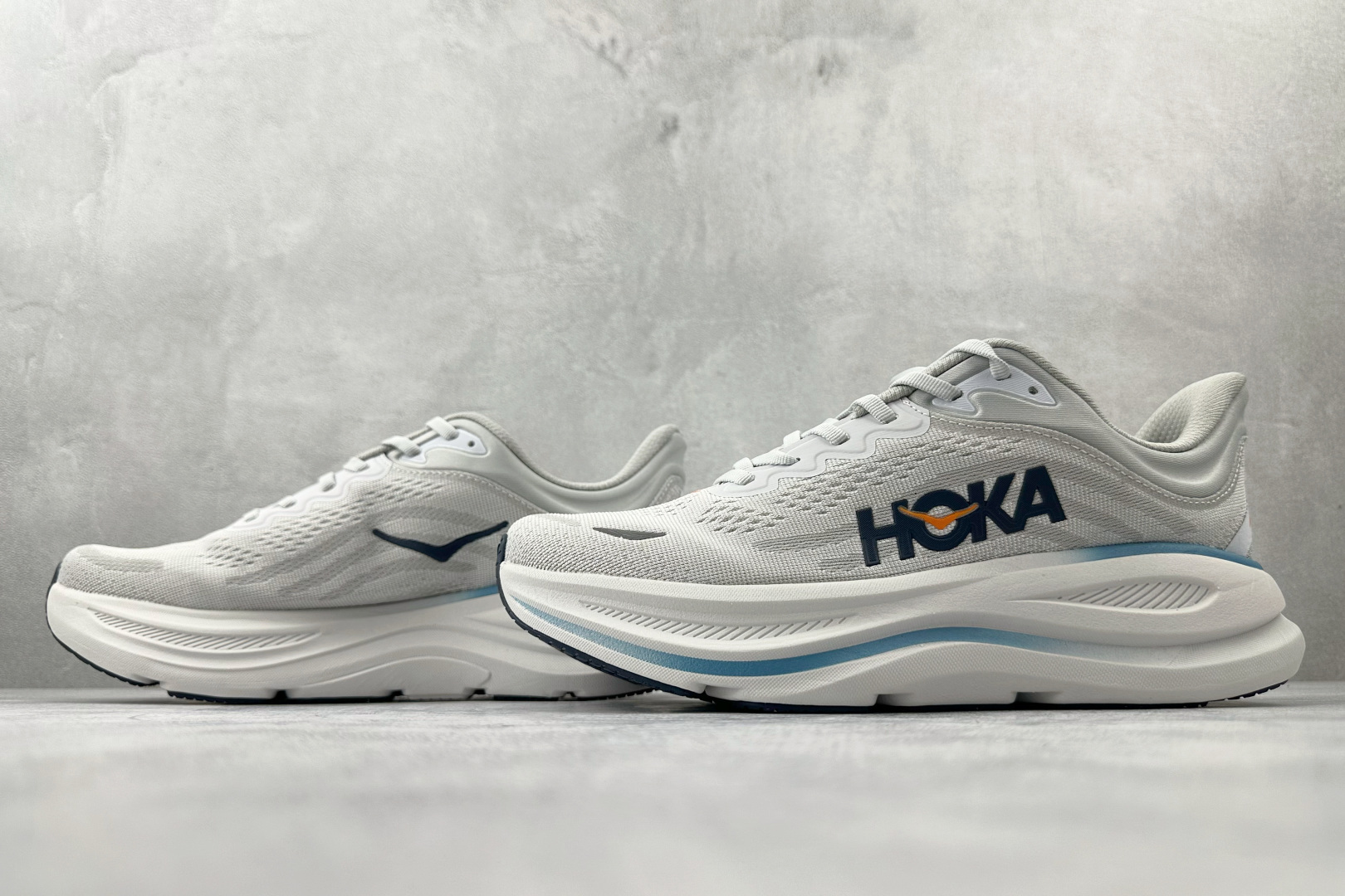 180 平台专供 HOKA ONE ONE Bondi 9 灰色 1162011-SSTC
