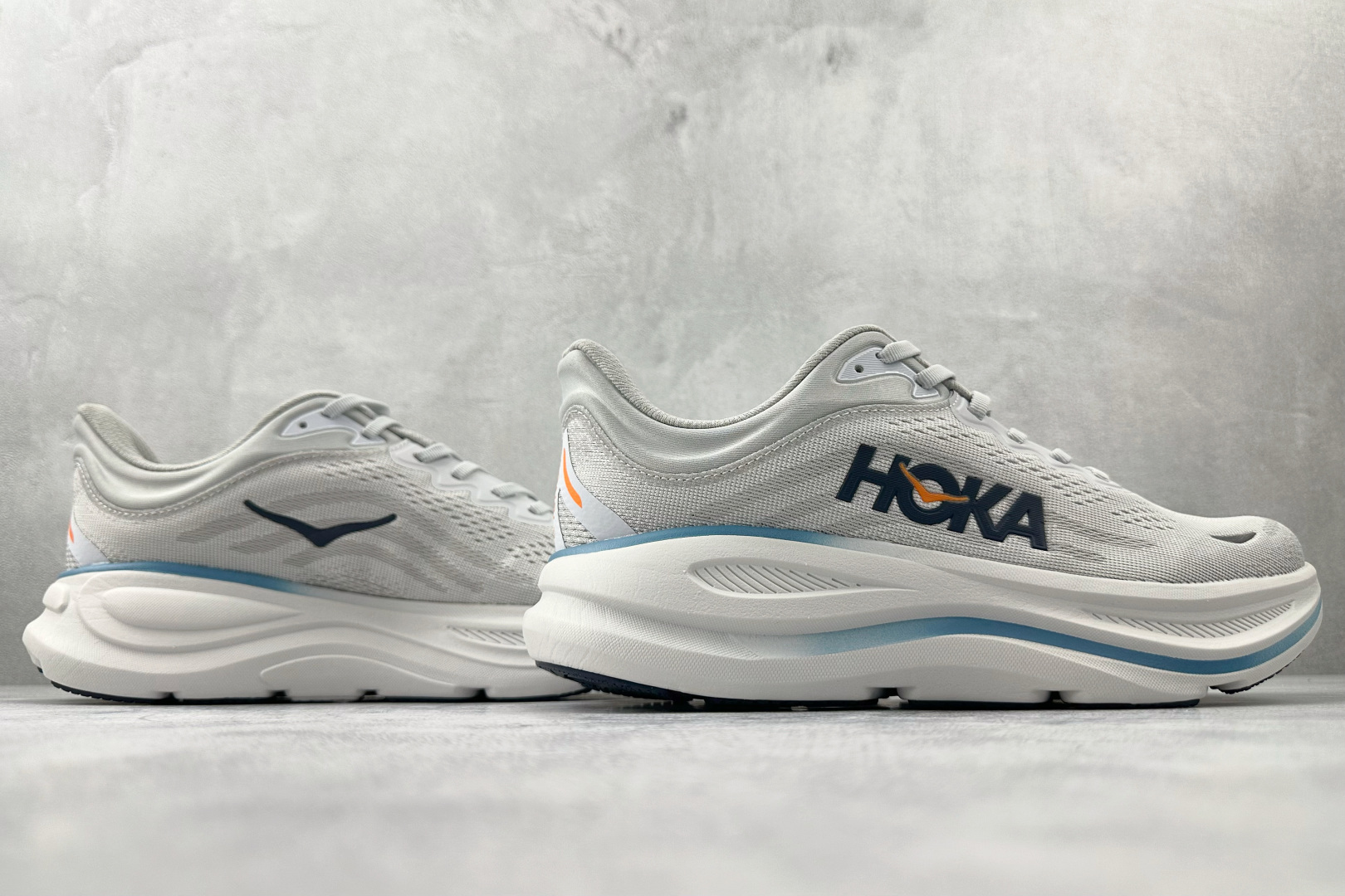 180 平台专供 HOKA ONE ONE Bondi 9 灰色 1162011-SSTC