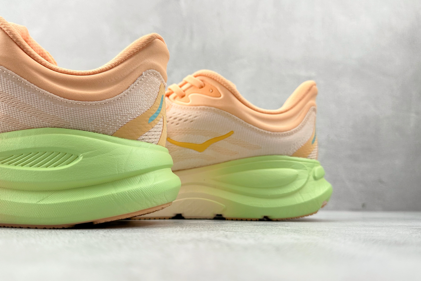 180 平台专供 HOKA ONE ONE Bondi 9 粉色 1162012-FSTP