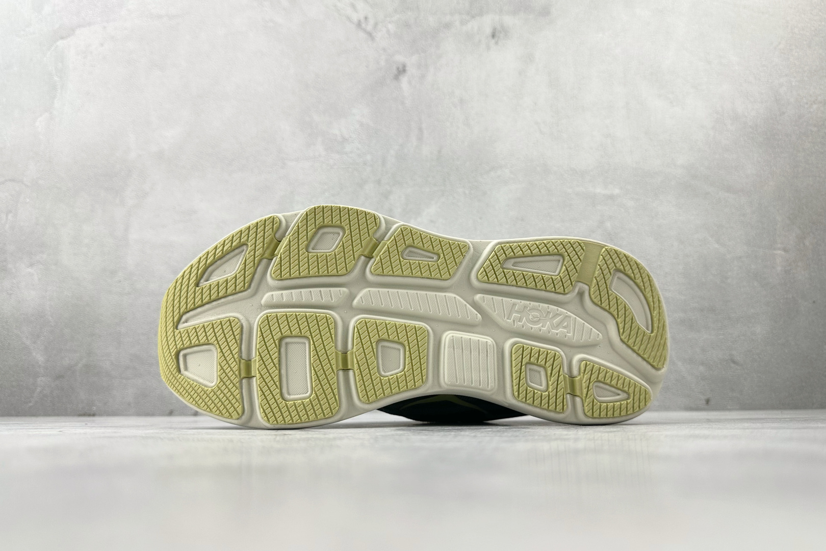 HK 平台专供 HOKA ONE ONE Bondi 9绿色货号：-SNTF尺码：40 40.5 41 