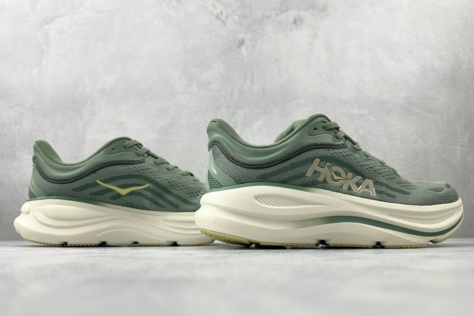 HK 平台专供 HOKA ONE ONE Bondi 9绿色货号：-SNTF尺码：40 40.5 41 