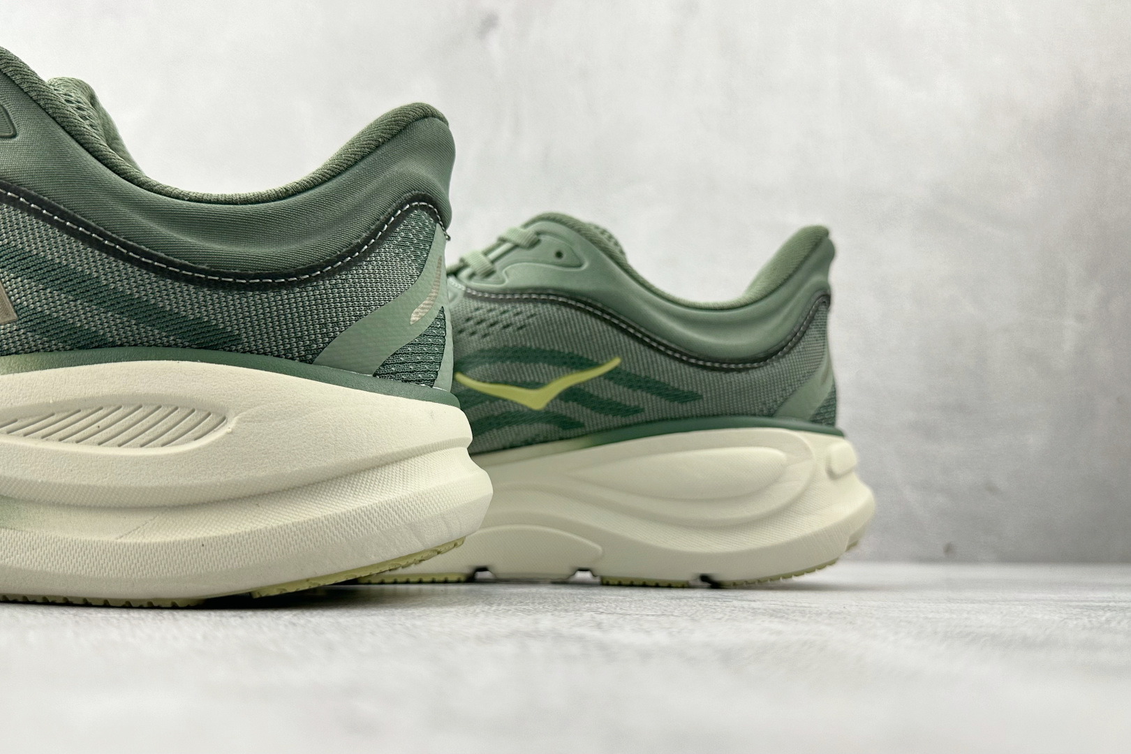 HK 平台专供 HOKA ONE ONE Bondi 9绿色货号：-SNTF尺码：40 40.5 41 