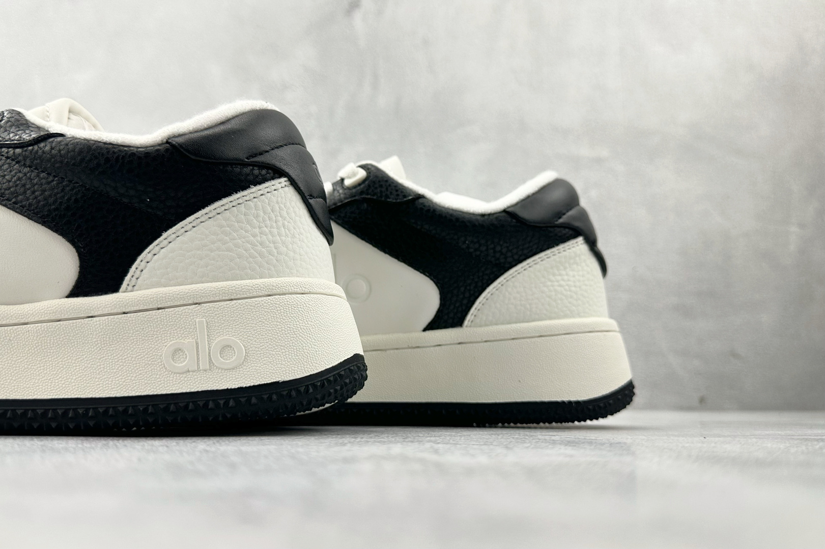 210 alo yoga Recovery Mode 黑白色 A0685U-Black/White