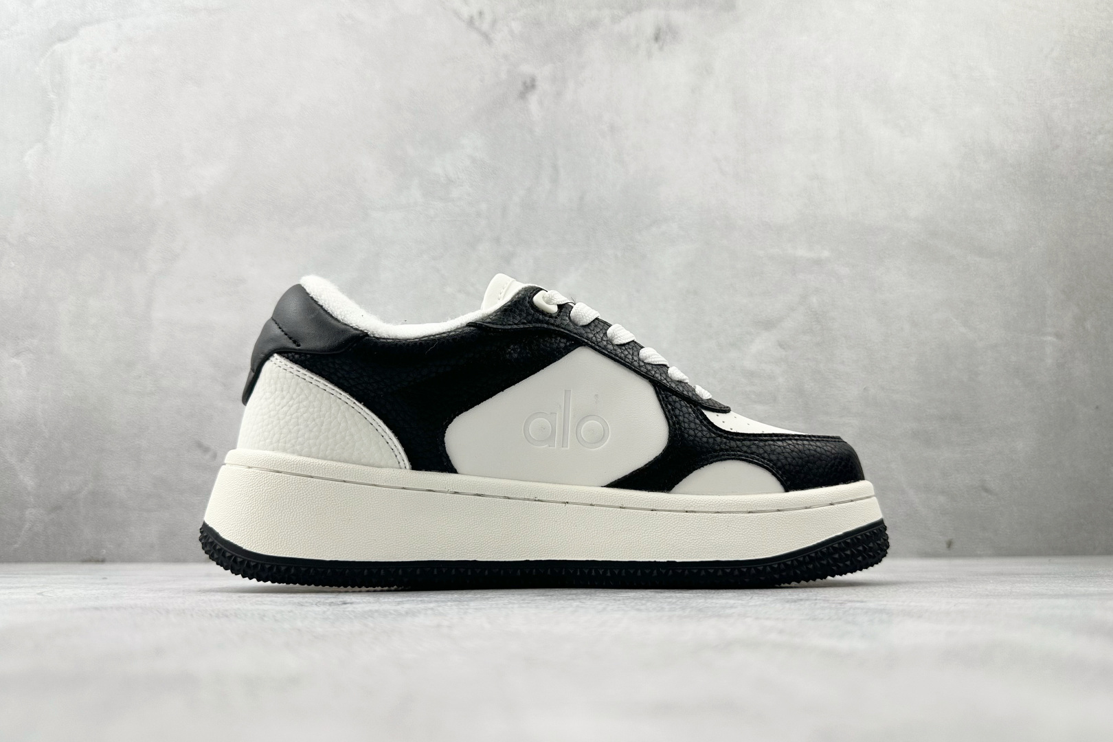 210 alo yoga Recovery Mode 黑白色 A0685U-Black/White