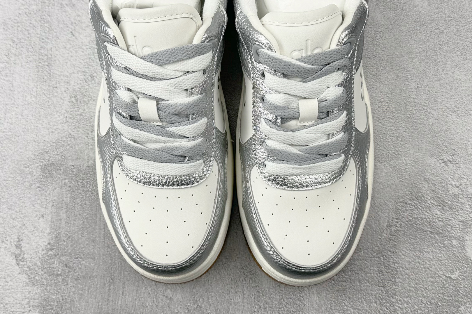 210 alo yoga Recovery Mode 银色 A0685U-White/Gum（Team1002简约白银）