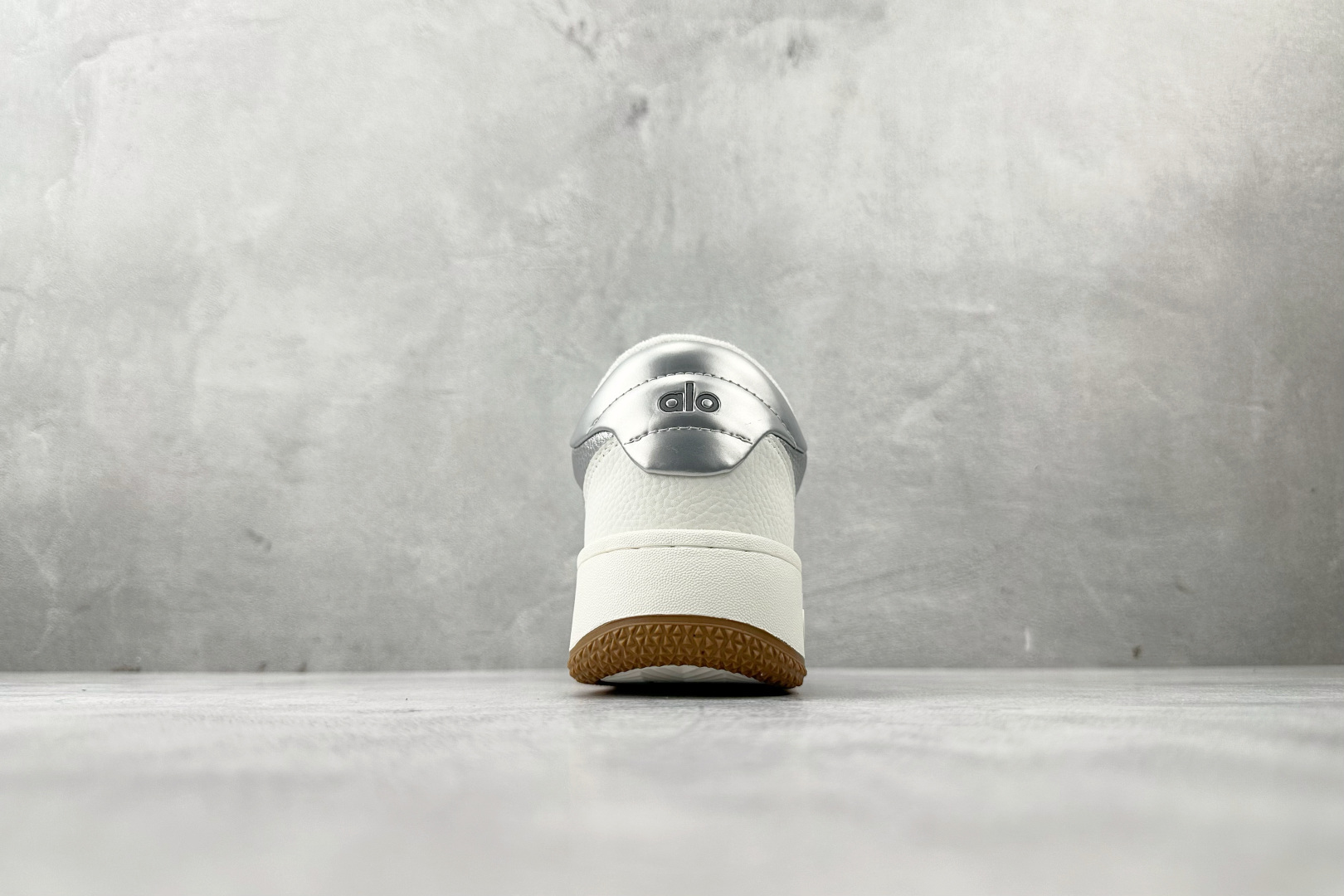 210 alo yoga Recovery Mode 银色 A0685U-White/Gum（Team1002简约白银）