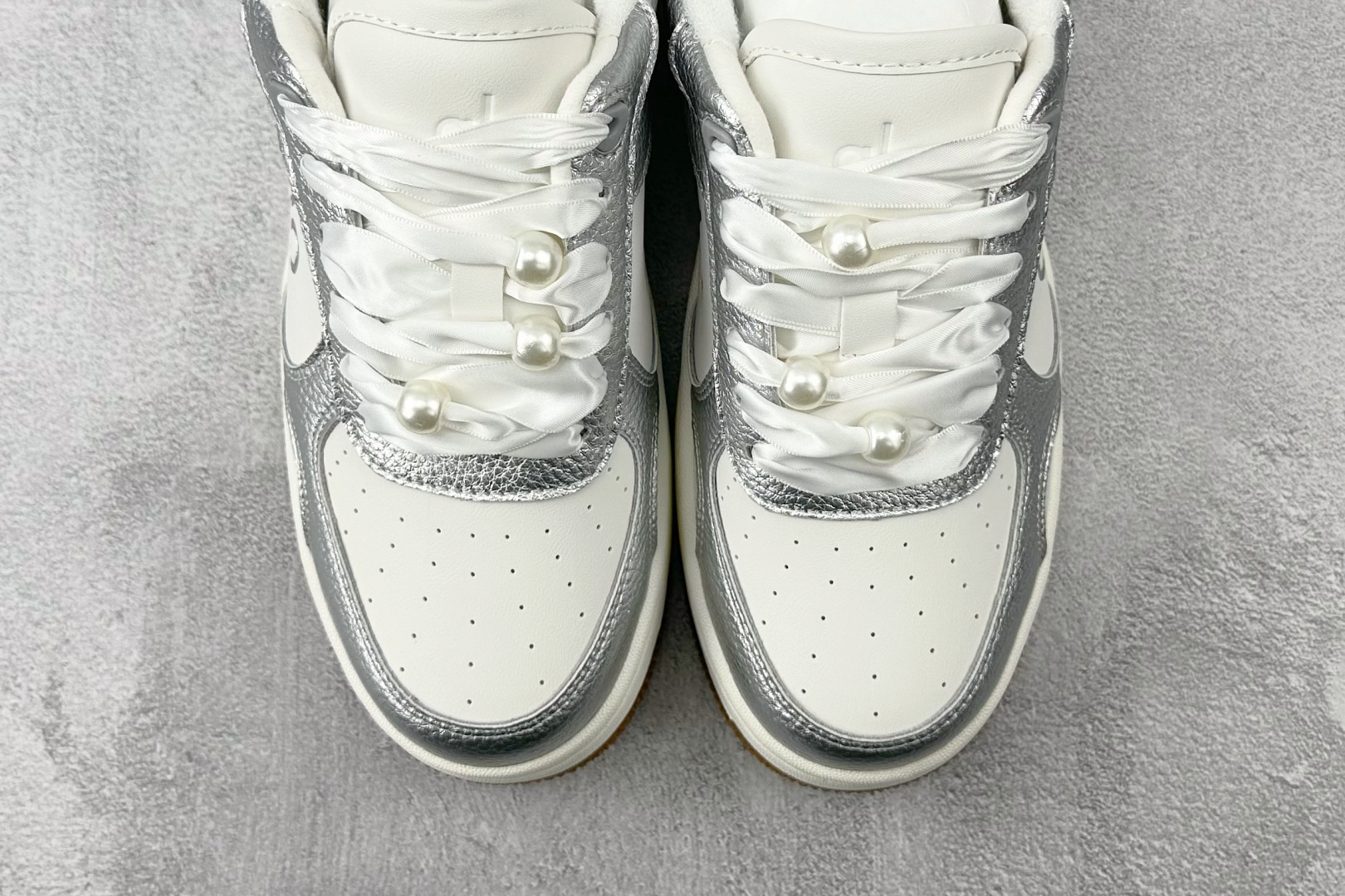 210 alo yoga Recovery Mode 银蝴蝶结 银白 A0685U-White/Gum（Team1002-白月光）