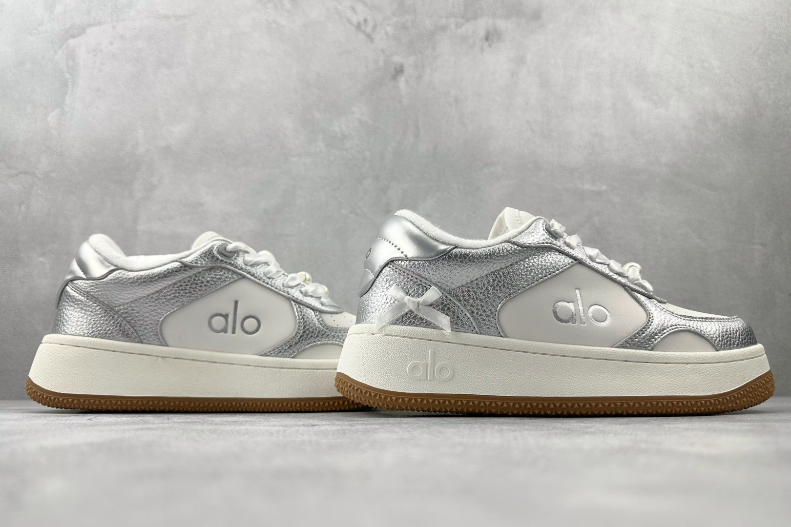 210 alo yoga Recovery Mode 银蝴蝶结 银白 A0685U-White/Gum（Team1002-白月光）