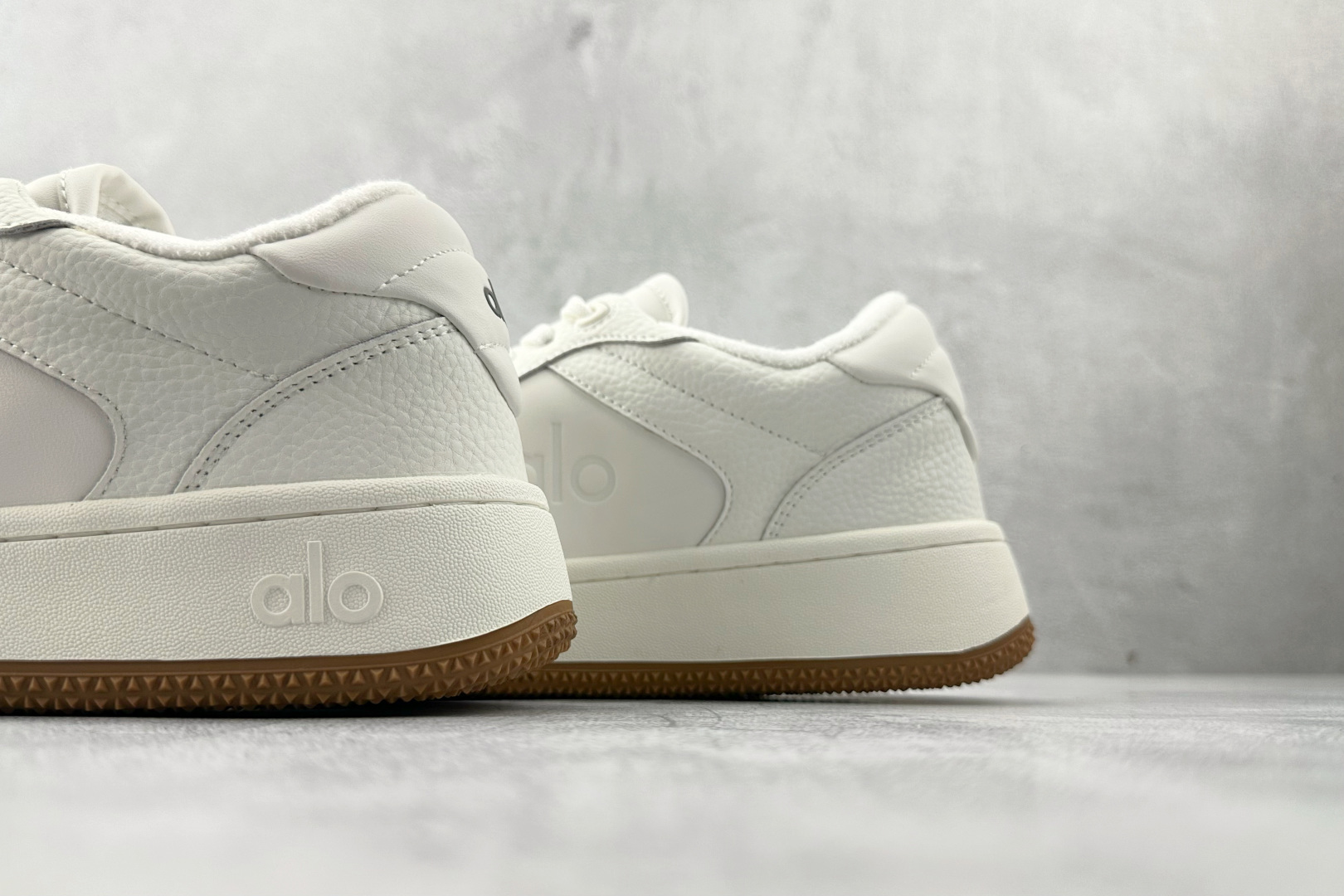 210 alo yoga Recovery Mode 白色 A0685U-White/Gum-Chinese UA Cheap High Quatity Brand Clothes Bags handbags Sneakers wholesale wholesaler seller from China Factory suppliers Fashion Clothing Shoes best Quality Beautiful Price 210 alo yoga Recovery Mode 白色 A0685U-White/Gum