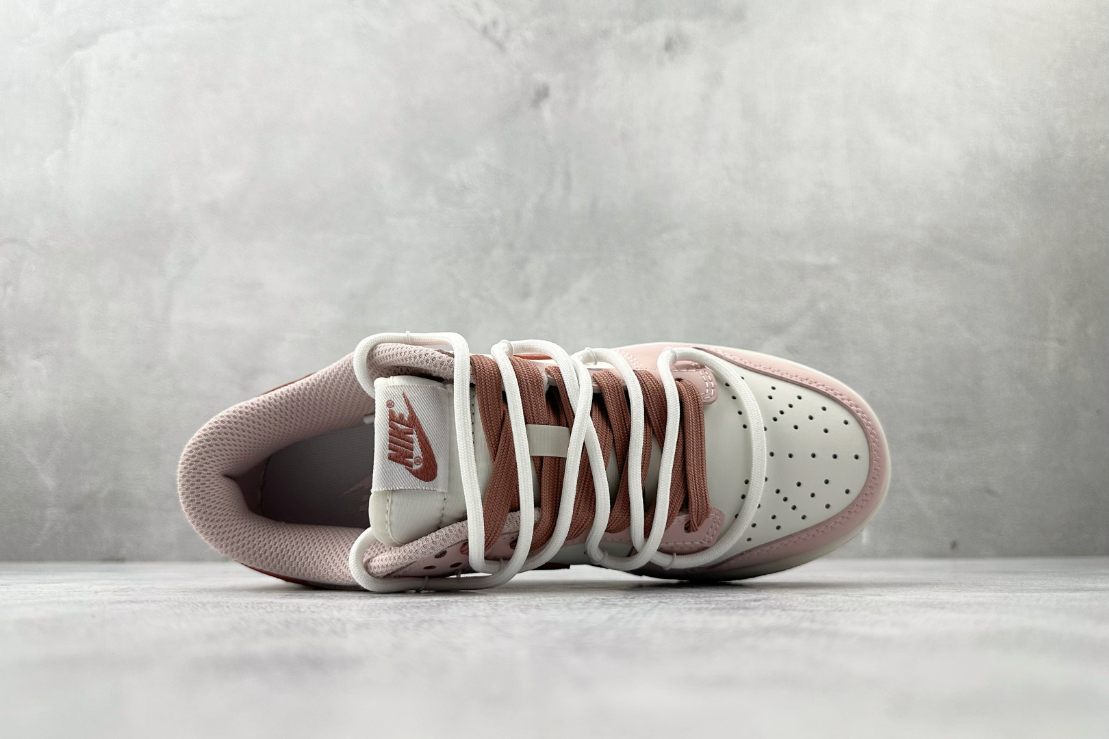 300 定制球鞋 Nike Dunk 温柔豆沙 粉白 PC0528-105