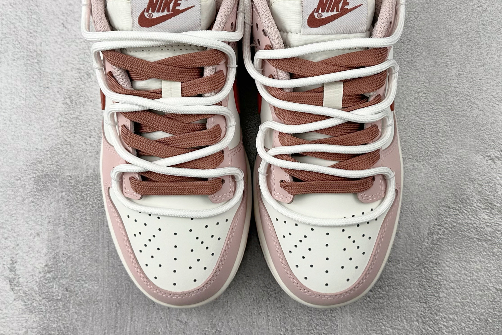 300 定制球鞋 Nike Dunk 温柔豆沙 粉白 PC0528-105