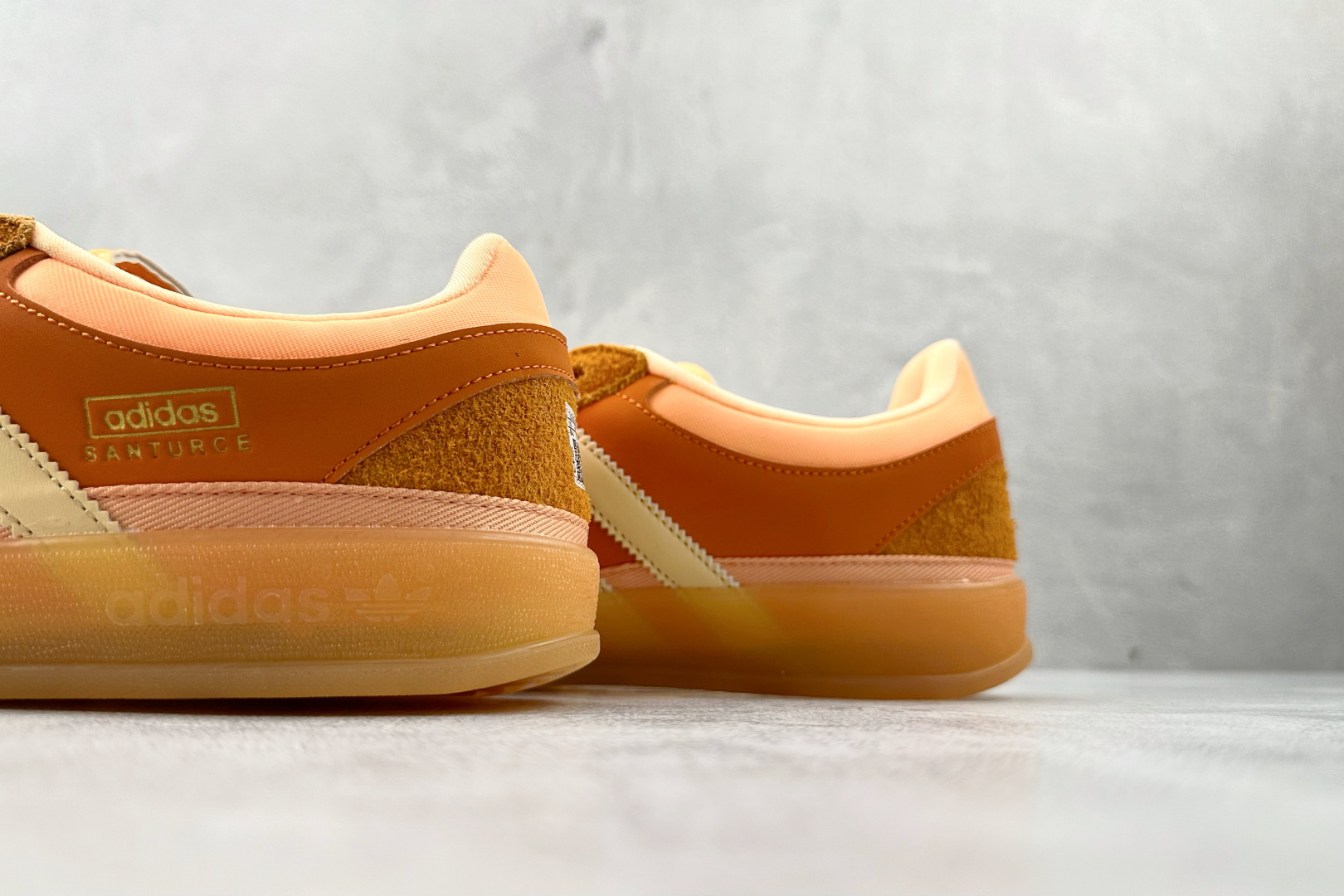 210 Bad Bunny x adidas originals GAZELLE INDOOR 橙色 JS5050