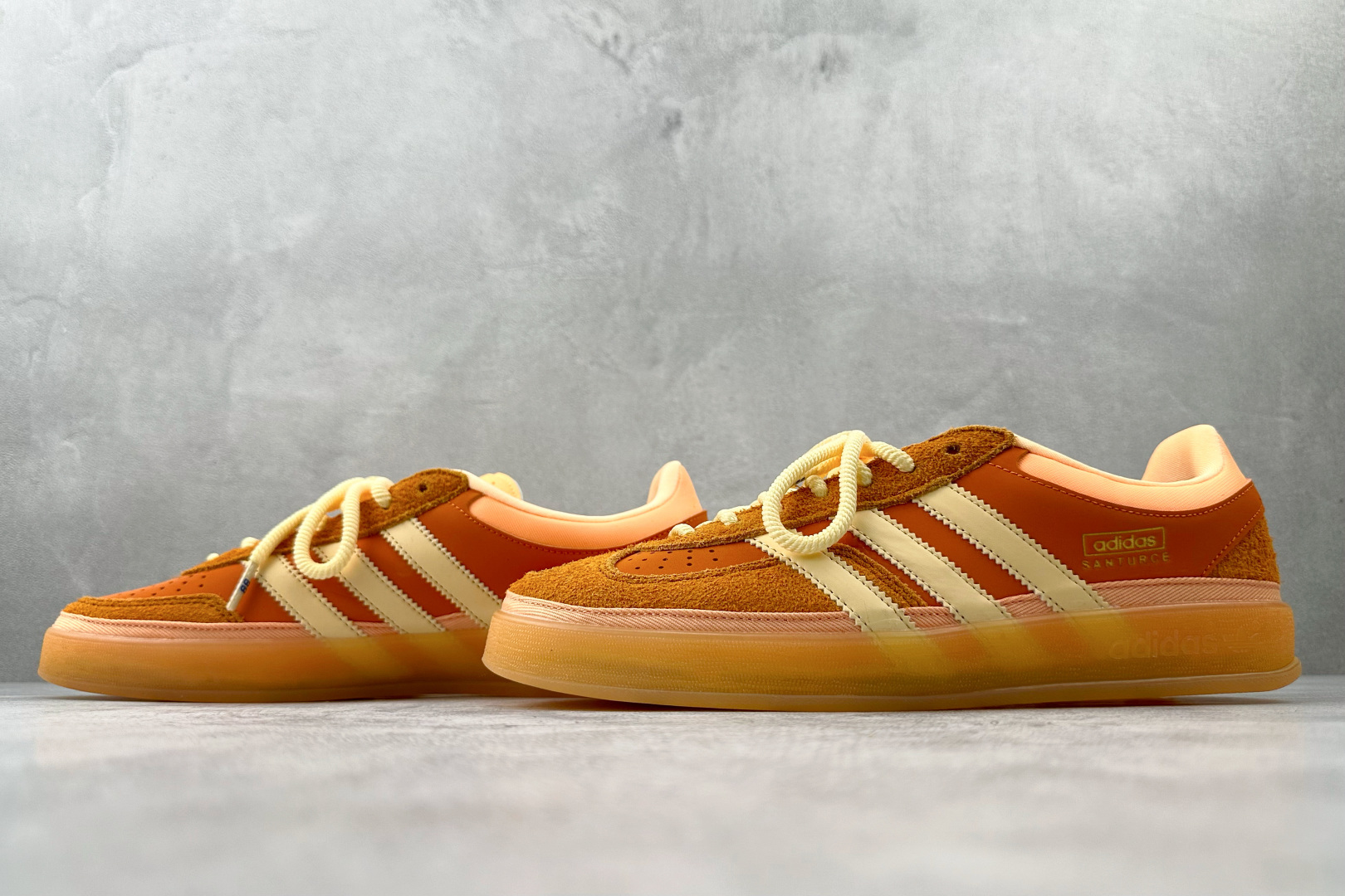 210 Bad Bunny x adidas originals GAZELLE INDOOR 橙色 JS5050