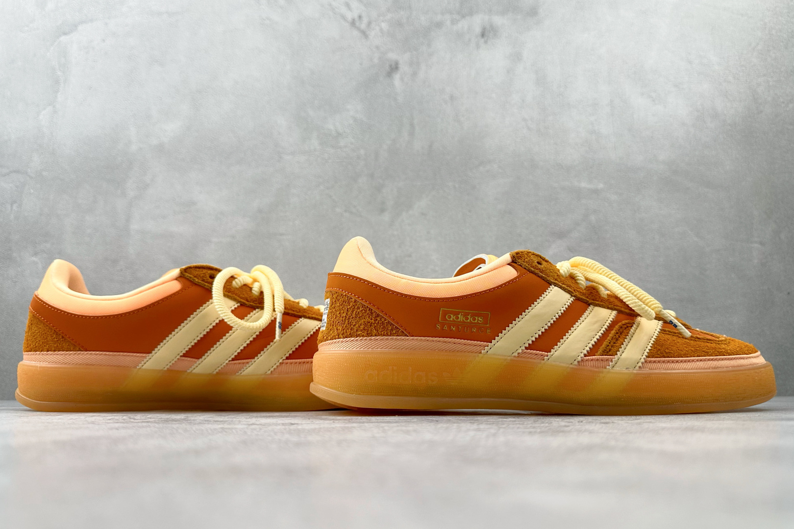 210 Bad Bunny x adidas originals GAZELLE INDOOR 橙色 JS5050