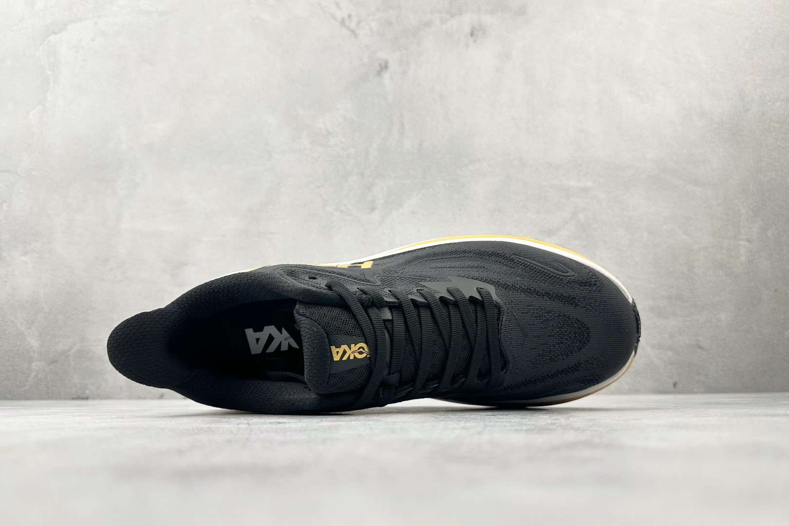 180 平台专供 HOKA ONE ONE CLIFTON 10 黑金色 1162031-BKGD