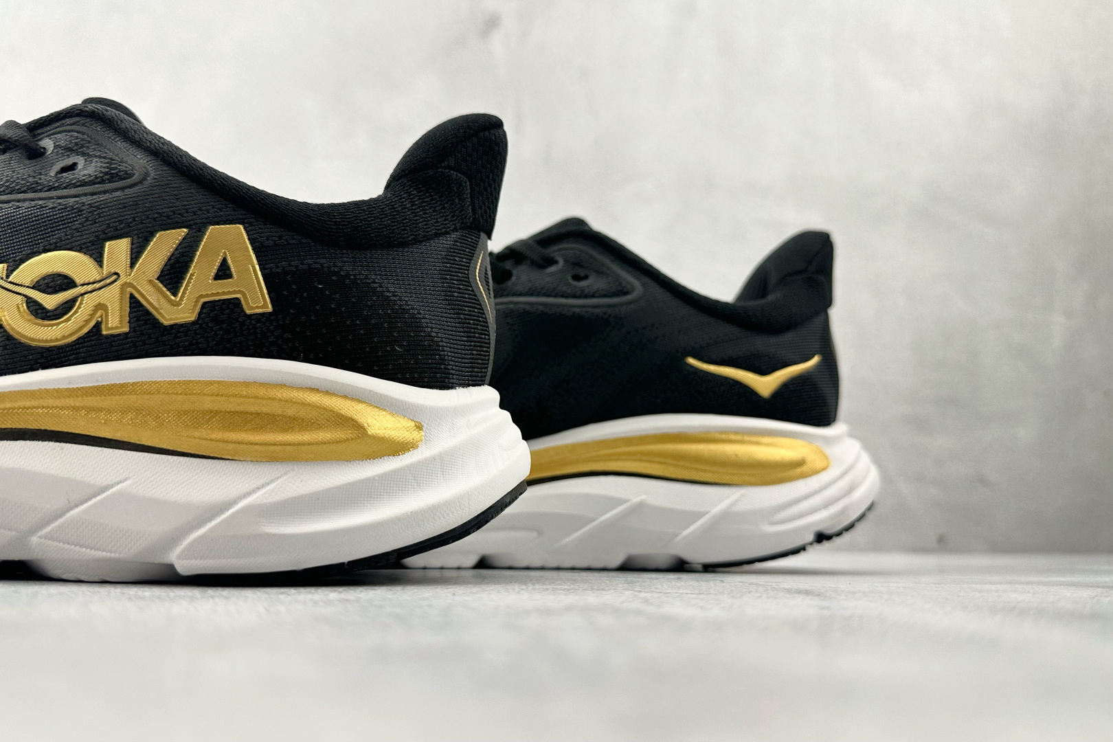 180 平台专供 HOKA ONE ONE CLIFTON 10 黑金色 1162031-BKGD