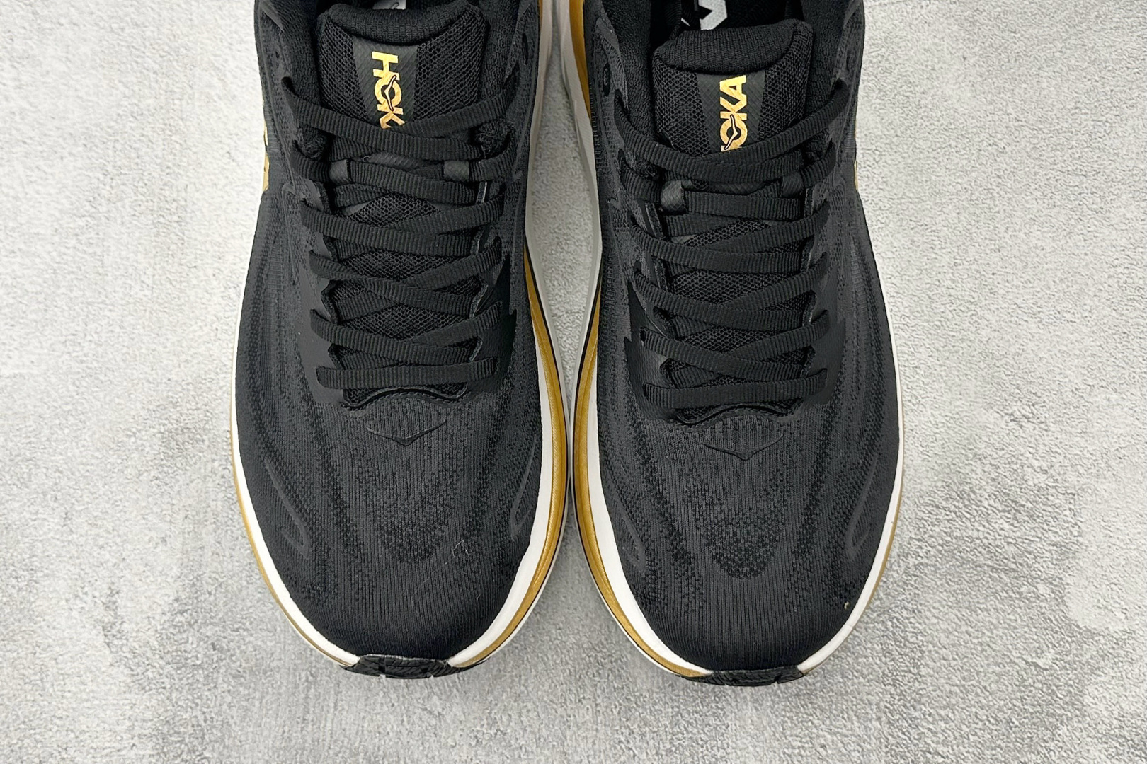 180 平台专供 HOKA ONE ONE CLIFTON 10 黑金色 1162031-BKGD