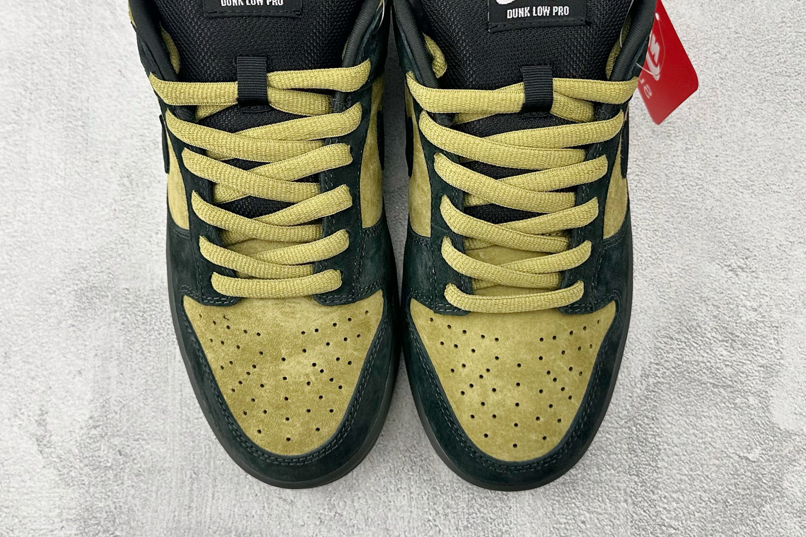 310 Supreme x Nike Dunk SB DUNK LOW 黄黑 亚洲限定 HQ8487-300